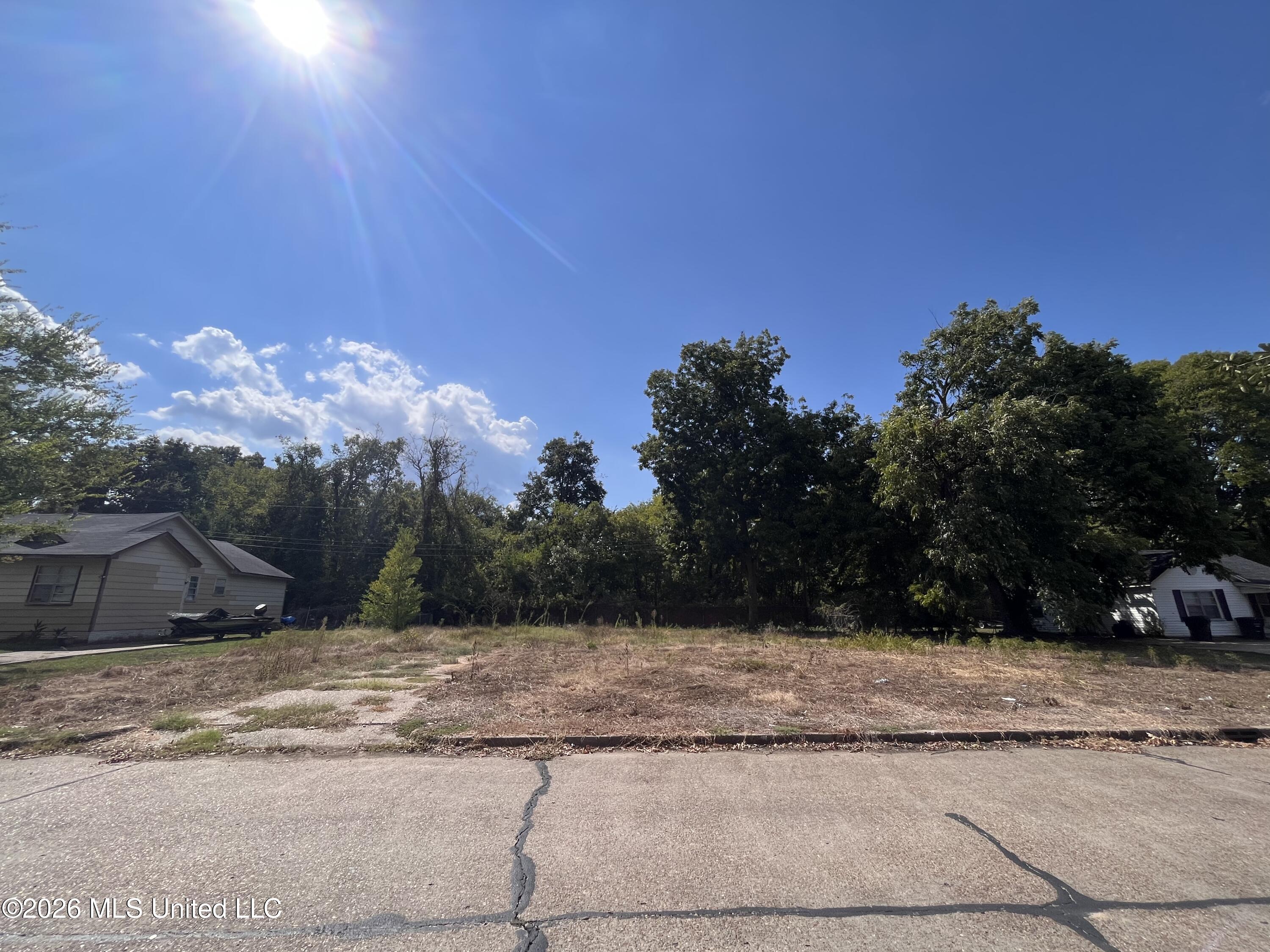627 Lester Drive Property Photo 1