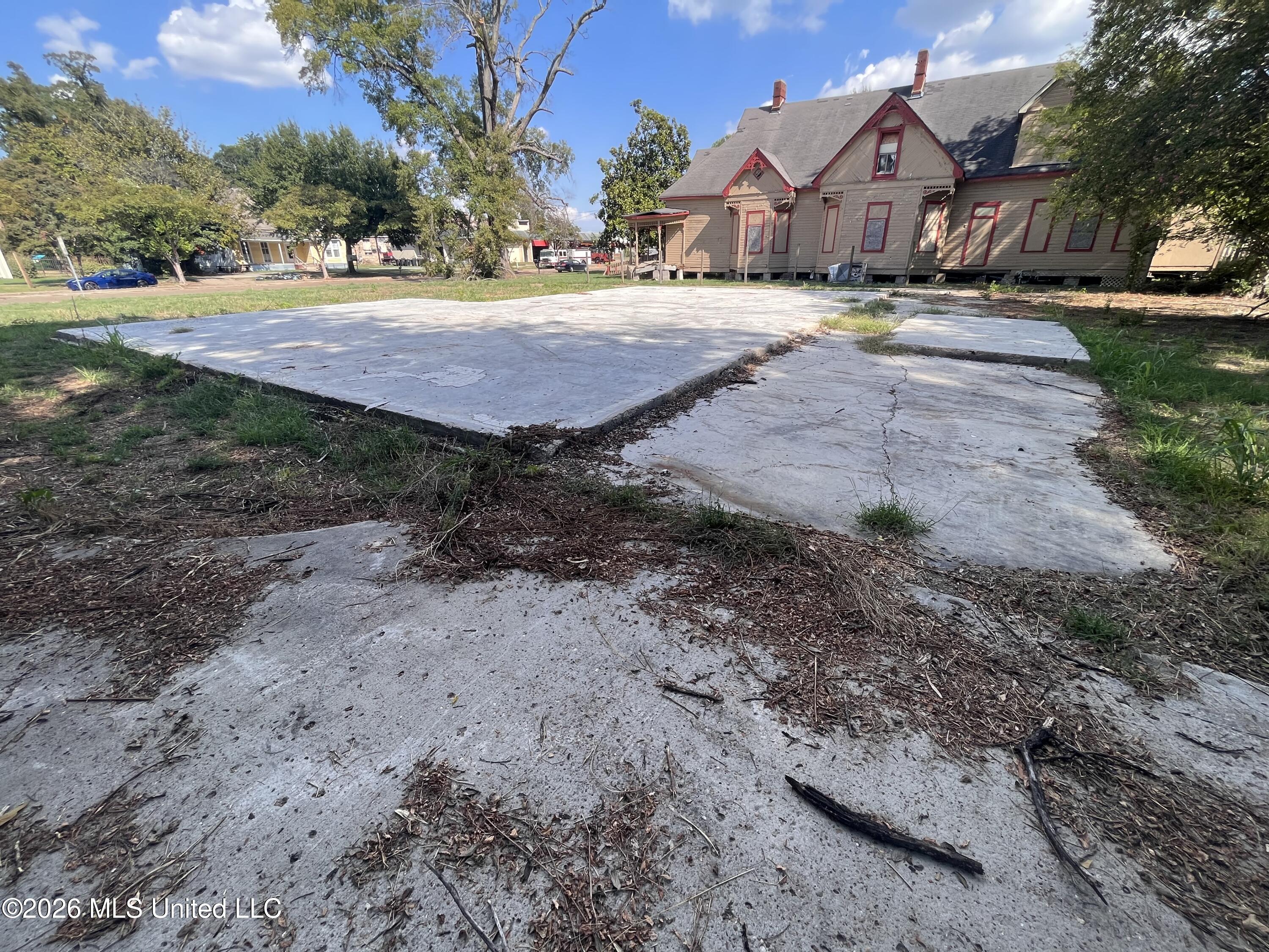 507 Central Street Property Photo 6