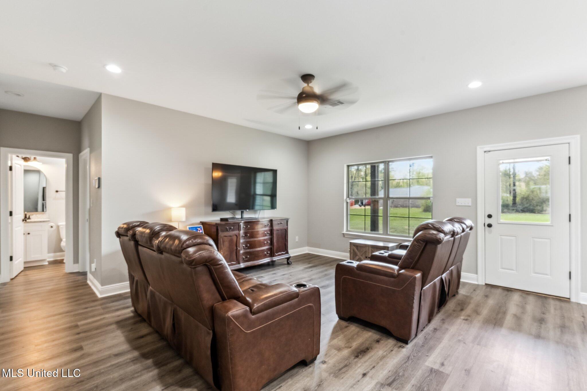 11 Hammock Road Property Photo 3
