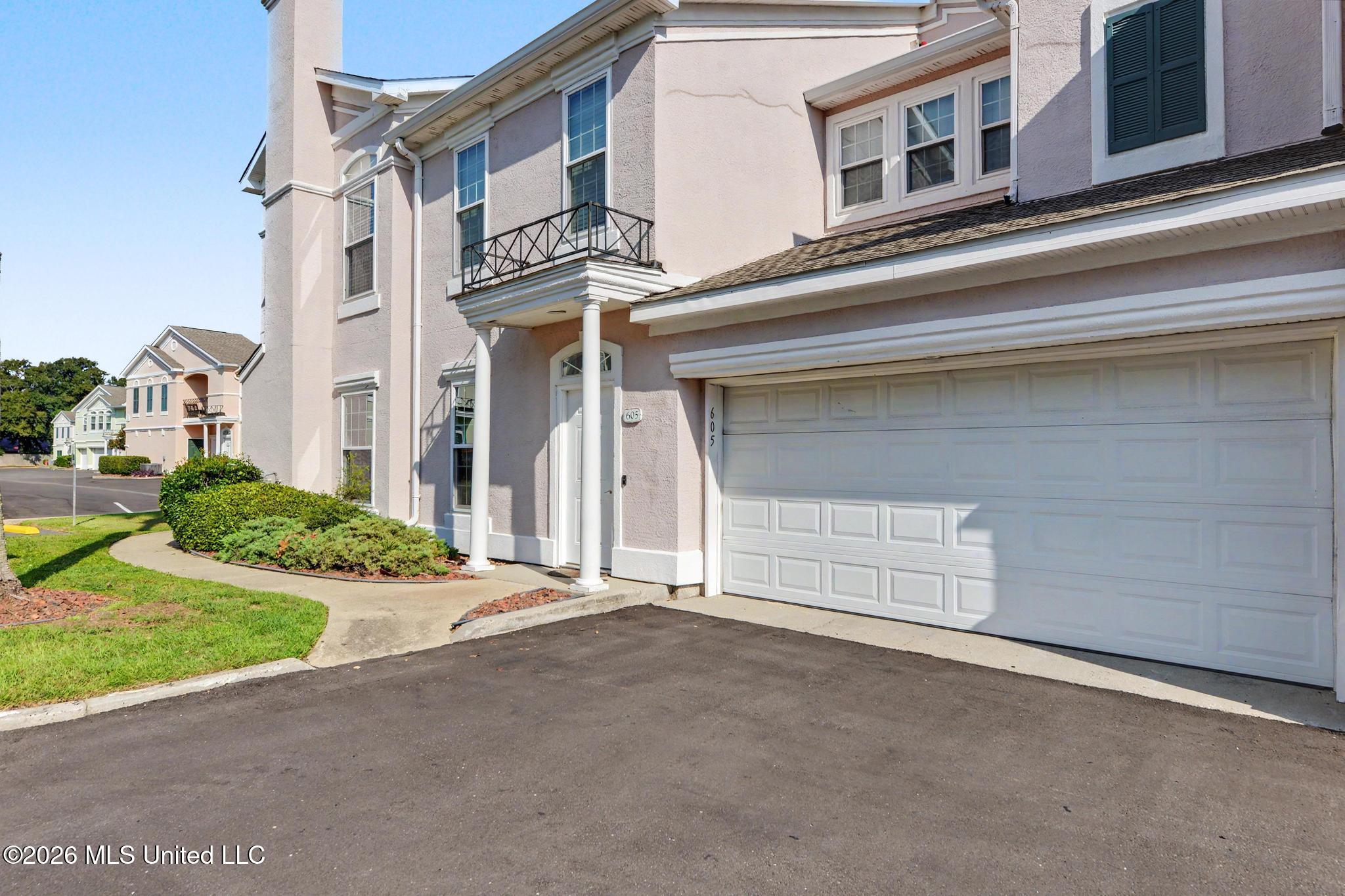 2252 Beach Drive Property Photo 2