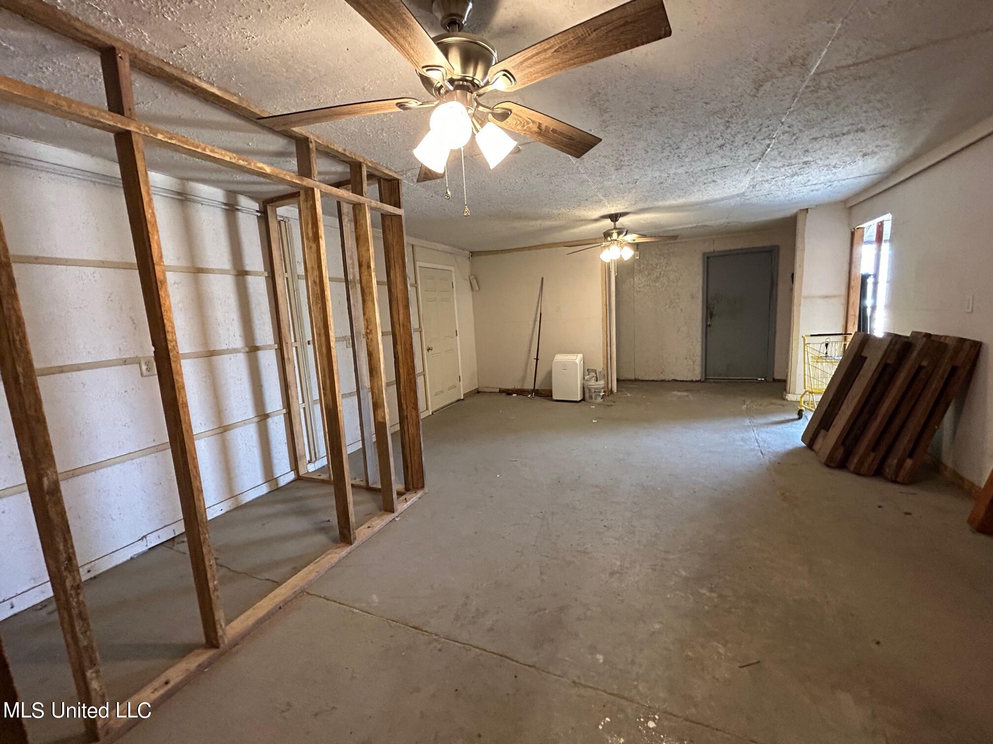 403 Williams Street Property Photo 22