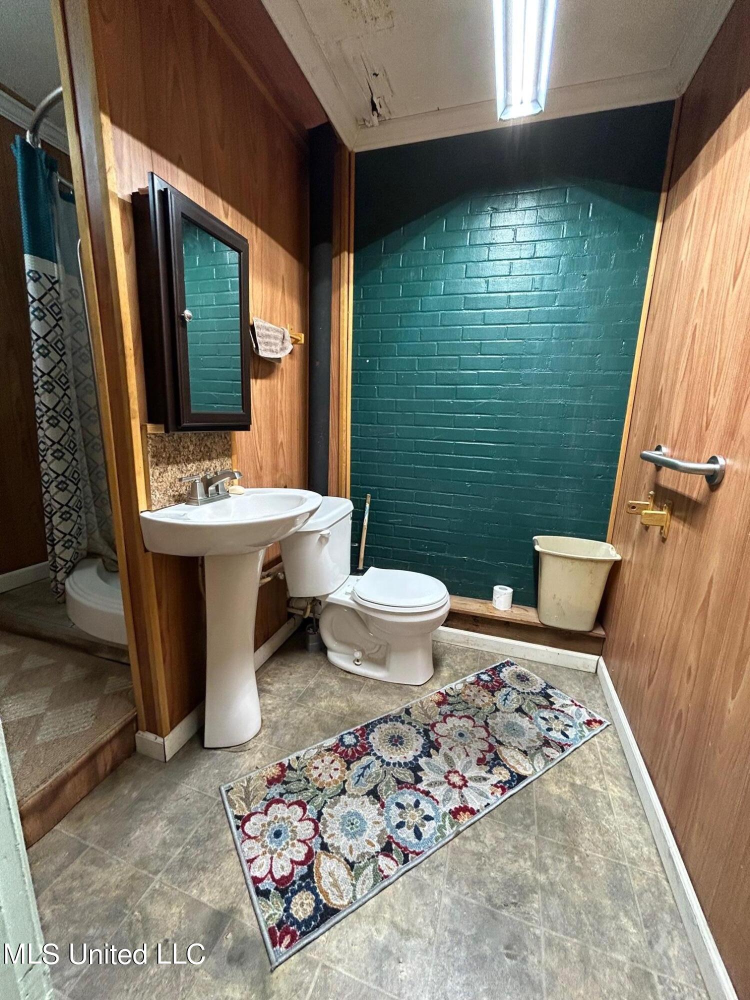 403 Williams Street Property Photo 23