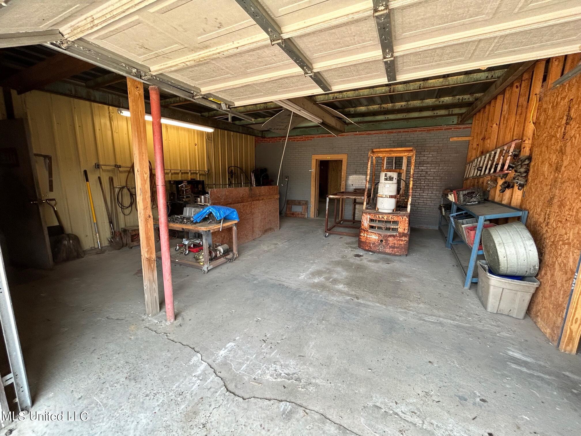 403 Williams Street Property Photo 31