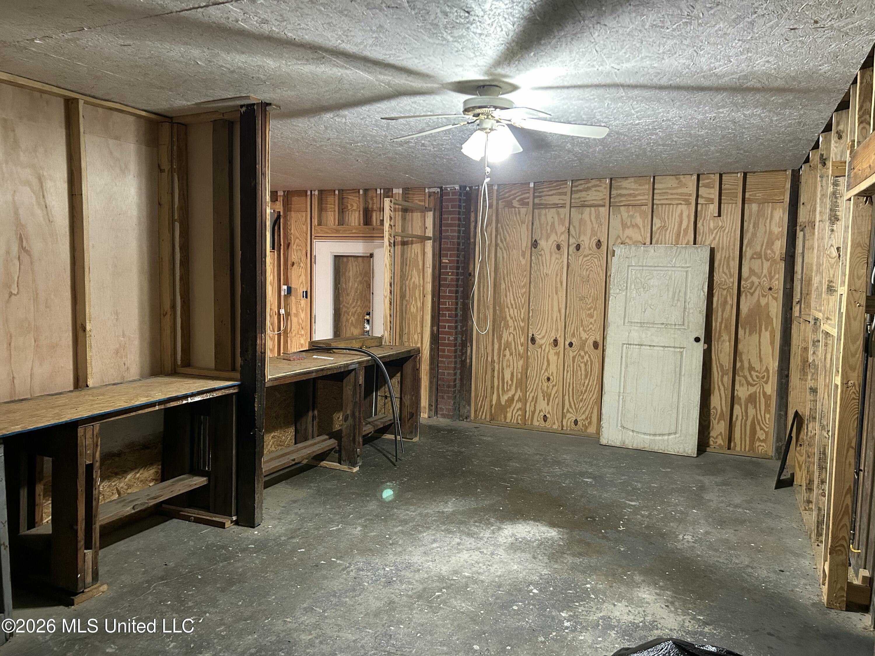 403 Williams Street Property Photo 35