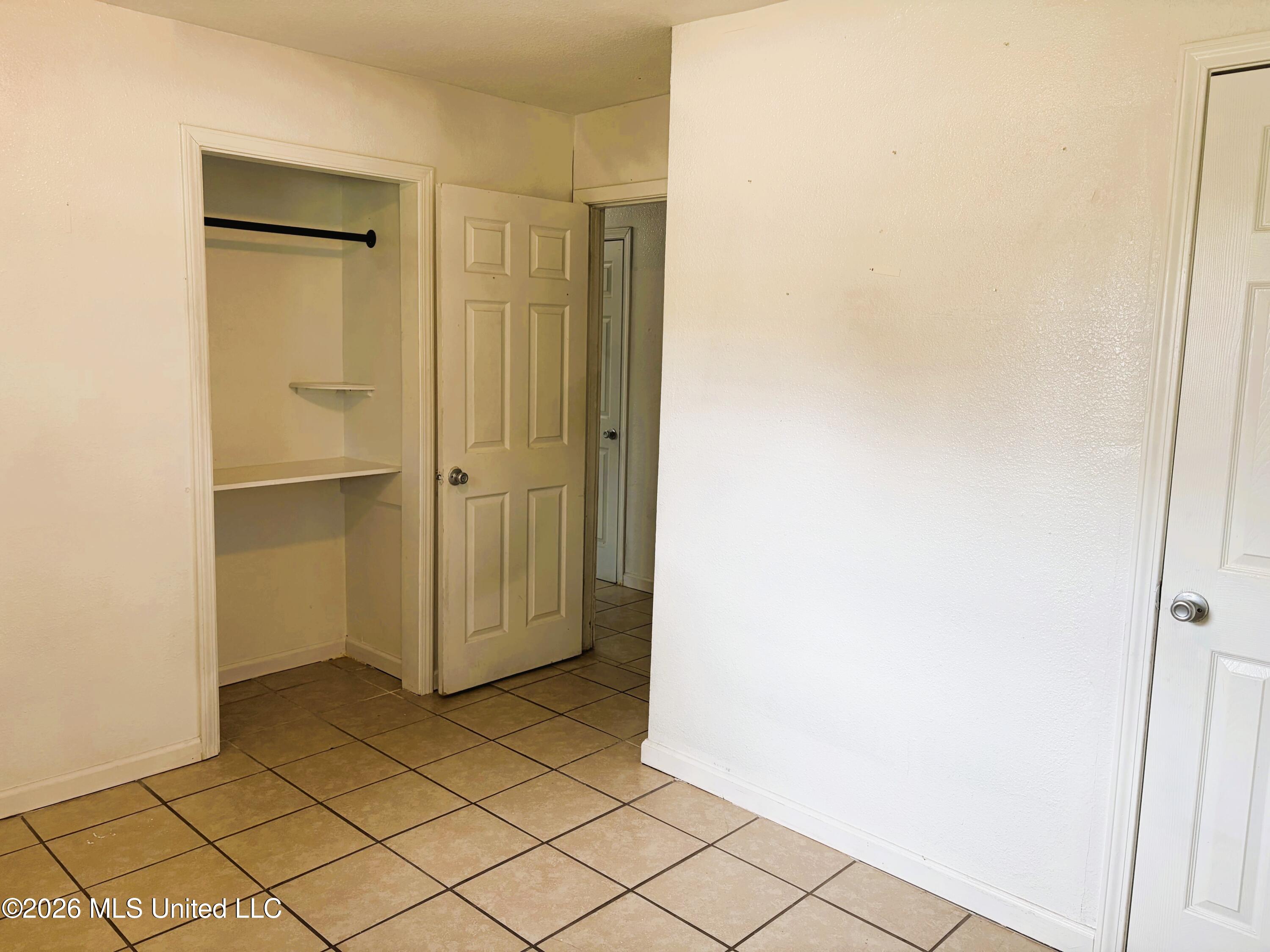 13 Linda Lane Property Photo 7