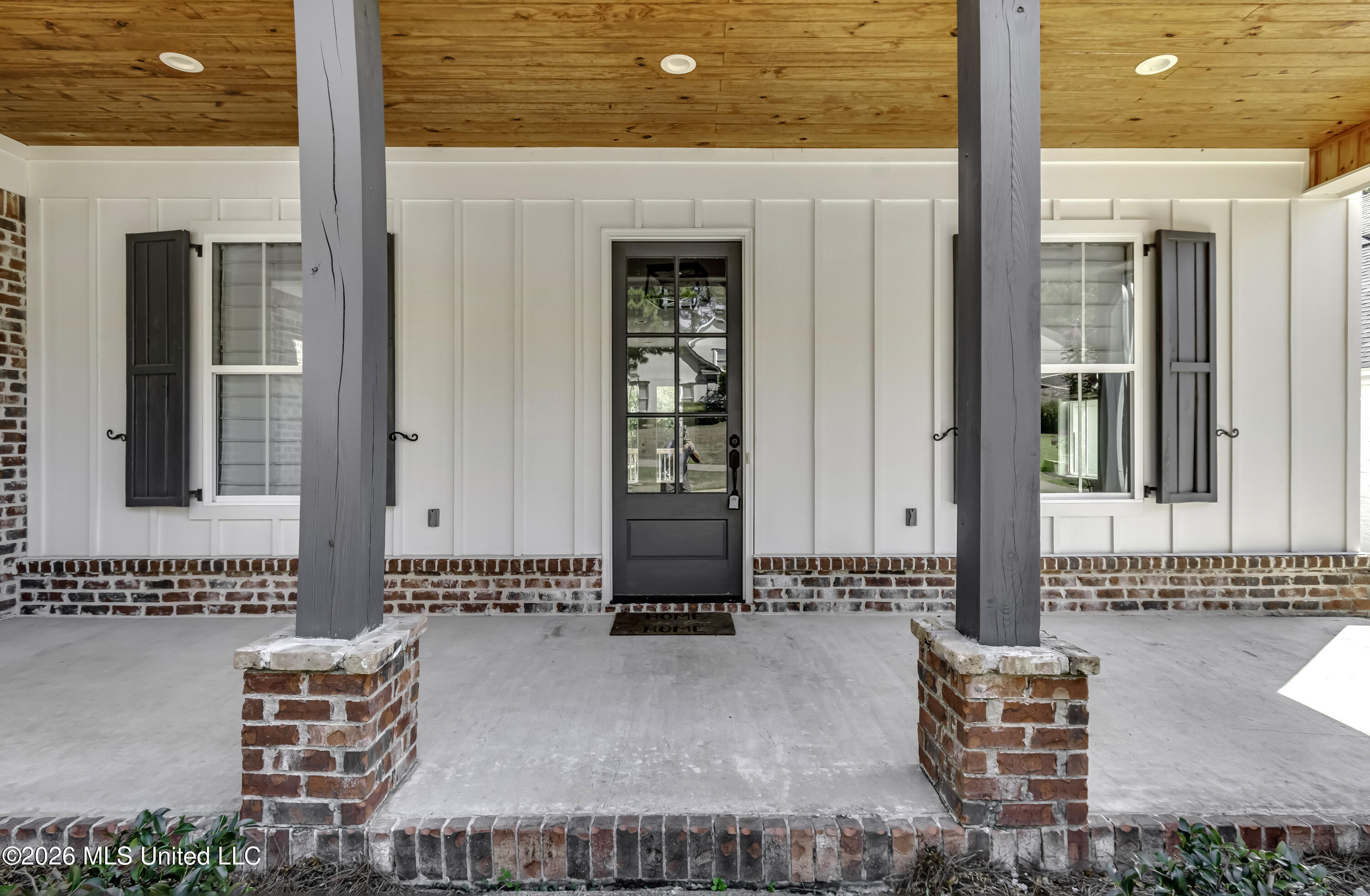 150 Pine Ridge Circle Property Photo 3