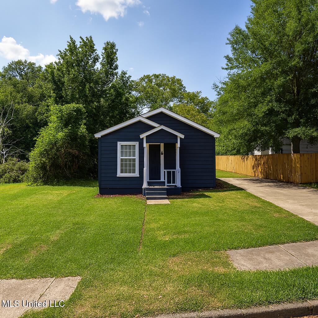 524 W Monticello Street Property Photo 1