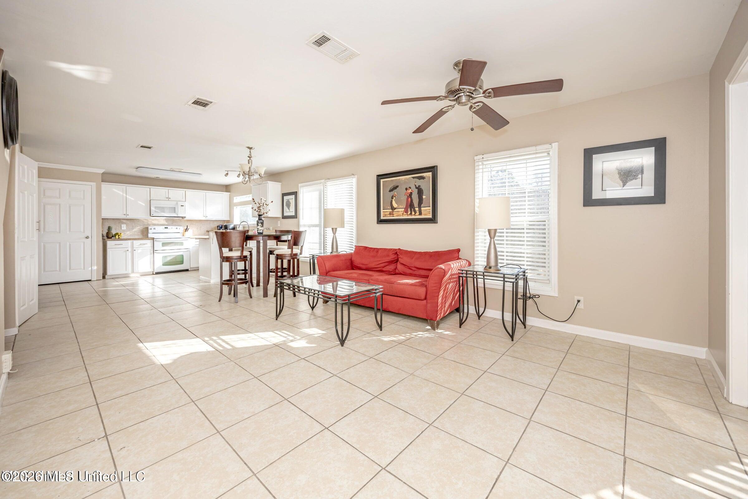 8704 Palm Avenue Property Photo 7