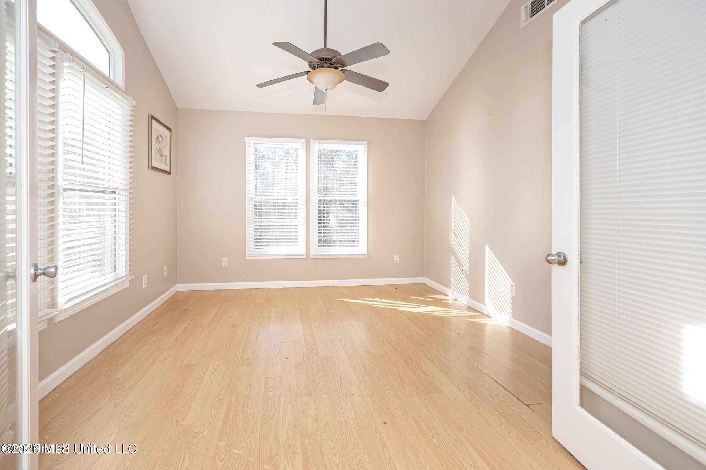 8704 Palm Avenue Property Photo 10