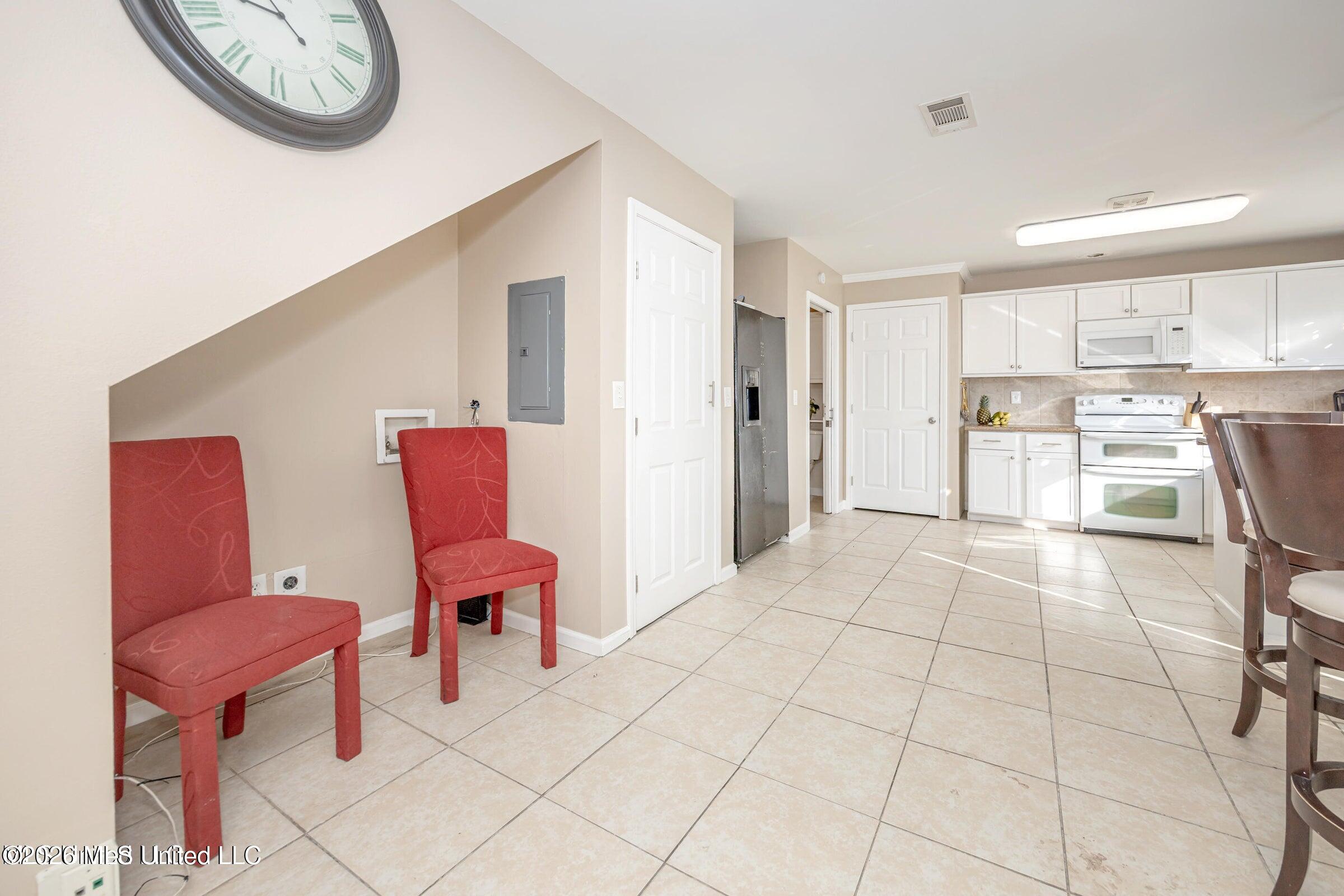 8704 Palm Avenue Property Photo 11