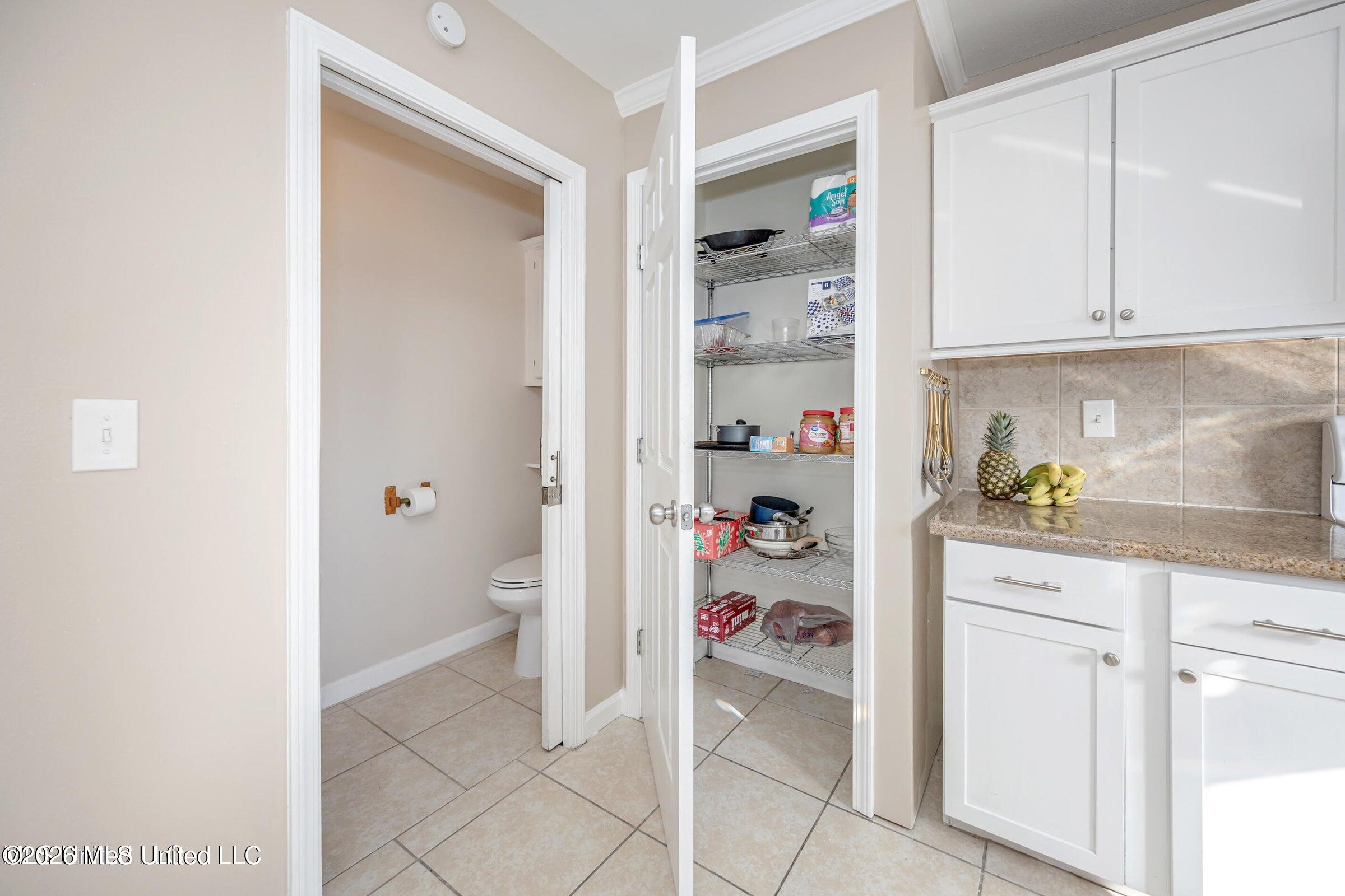 8704 Palm Avenue Property Photo 12