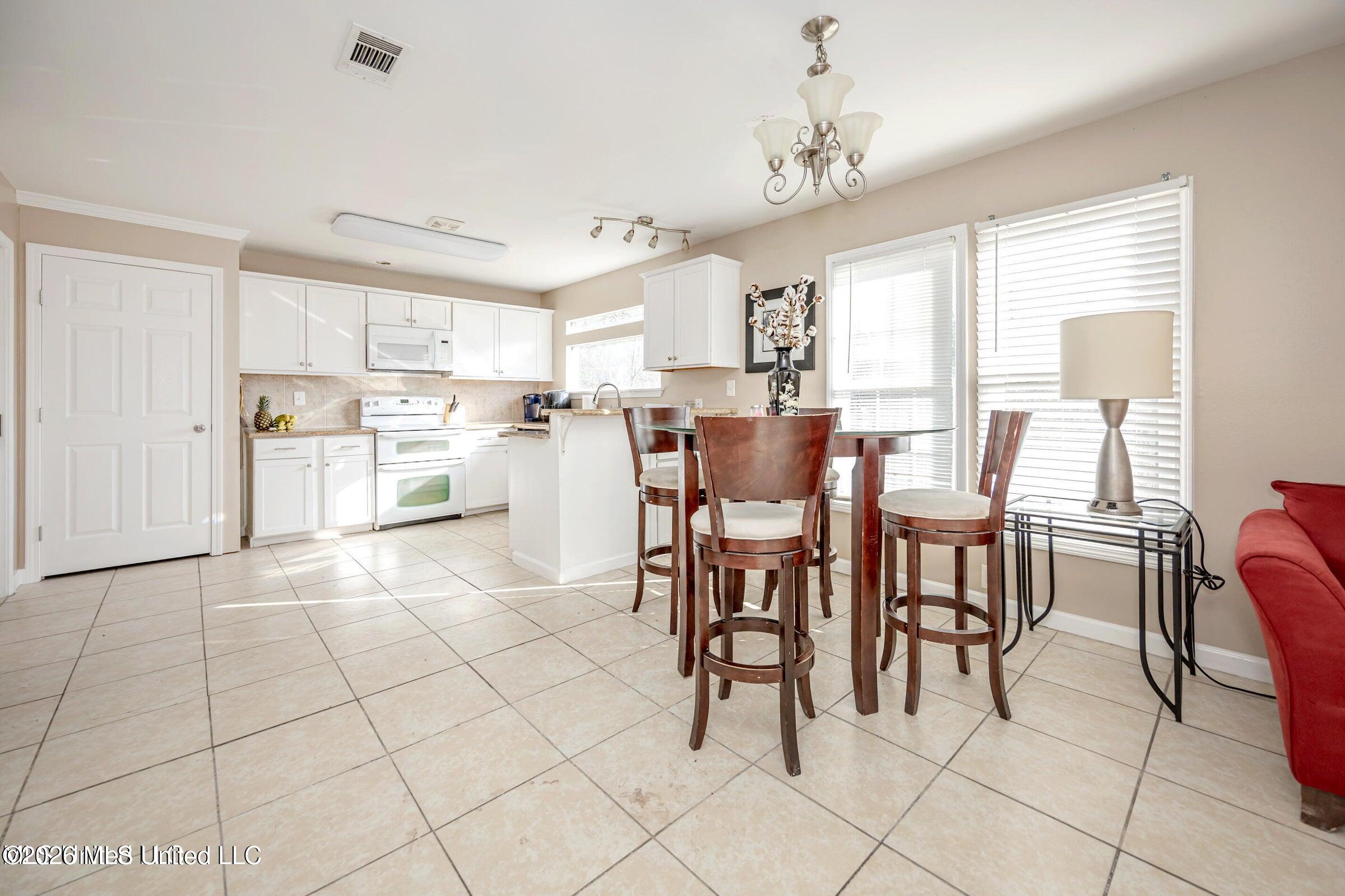 8704 Palm Avenue Property Photo 14