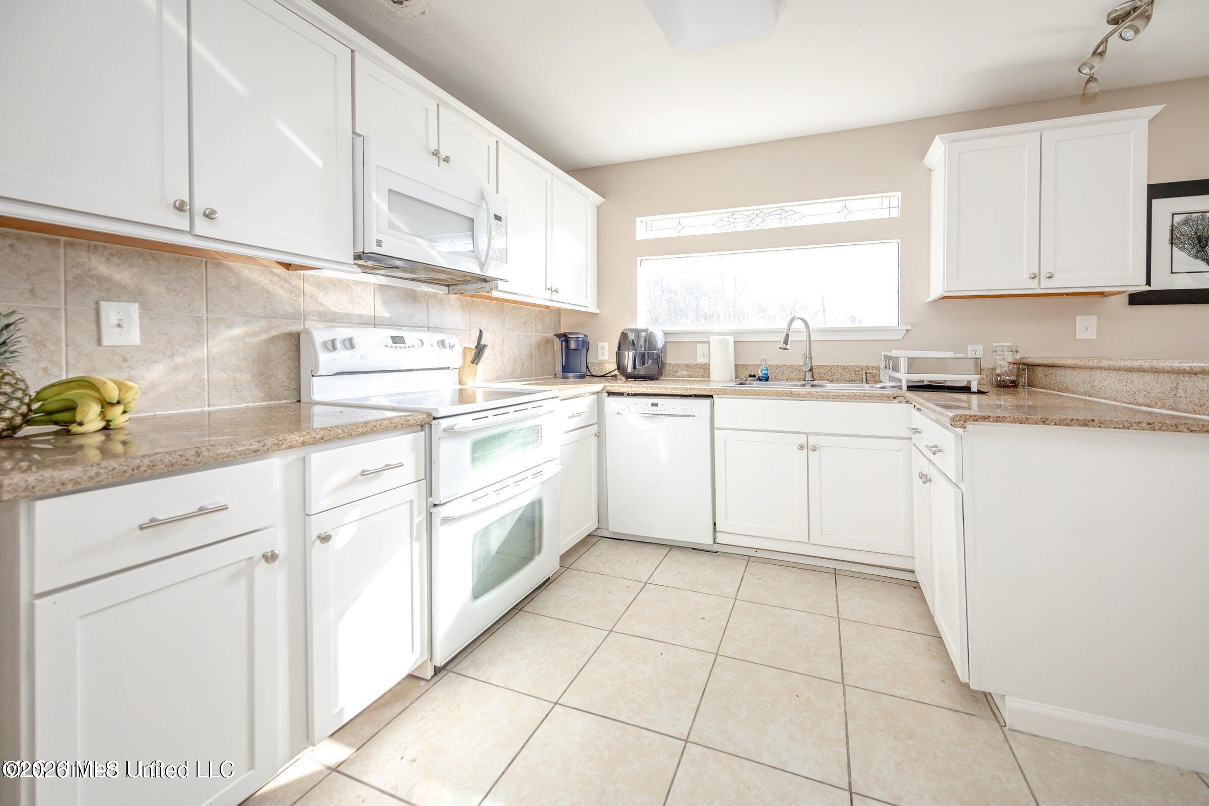 8704 Palm Avenue Property Photo 16