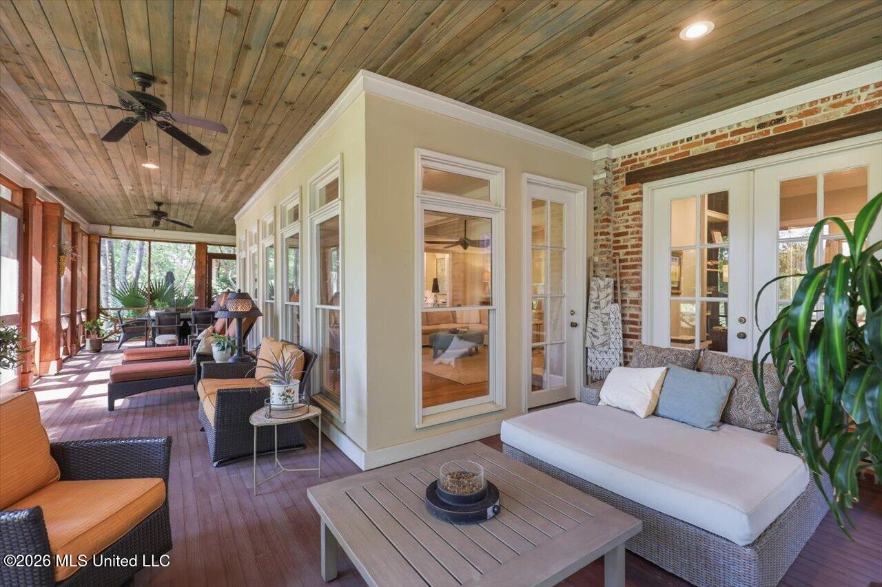 1118 Annandale Drive Property Photo 53