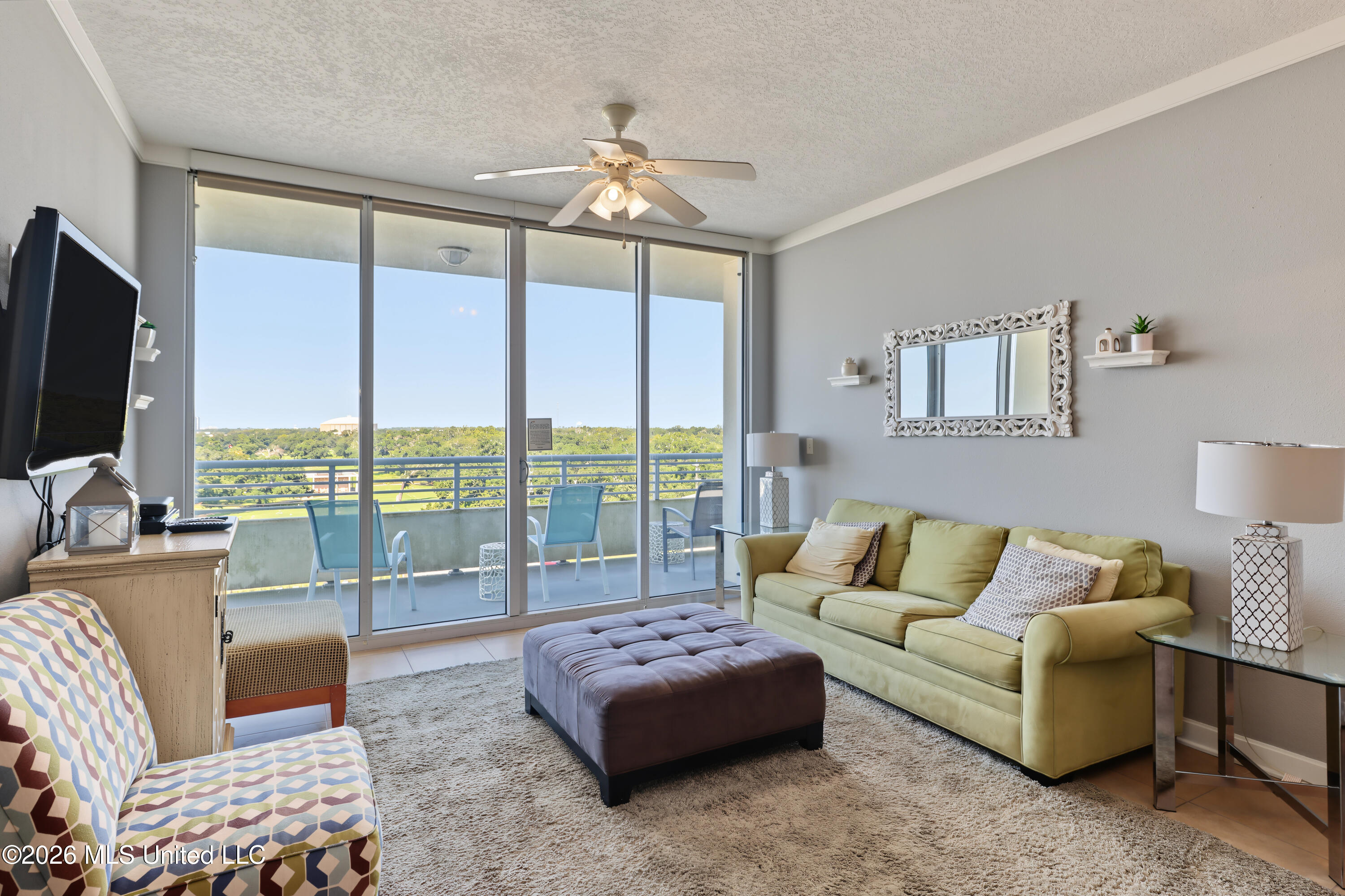 2060 Beach Boulevard Property Photo 6