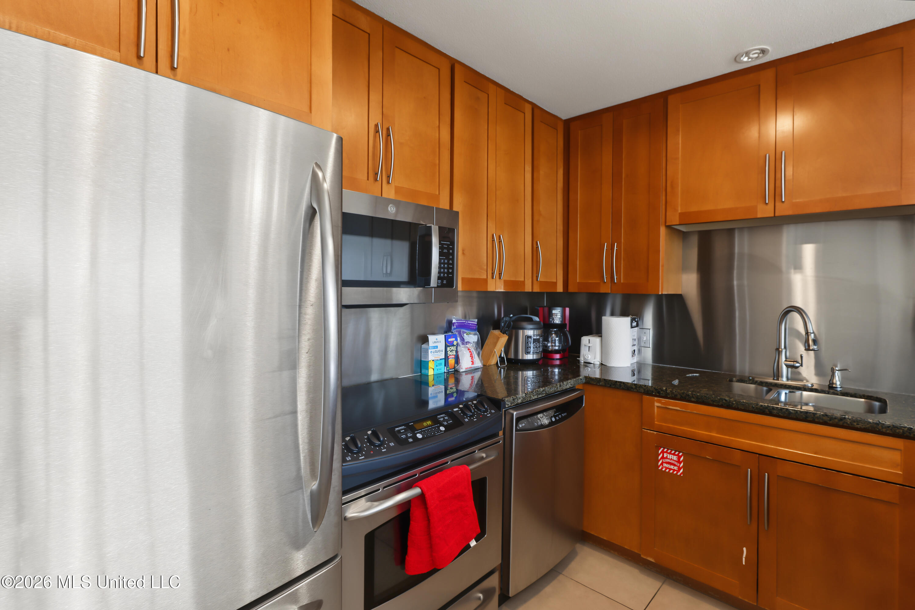 2060 Beach Boulevard Property Photo 9