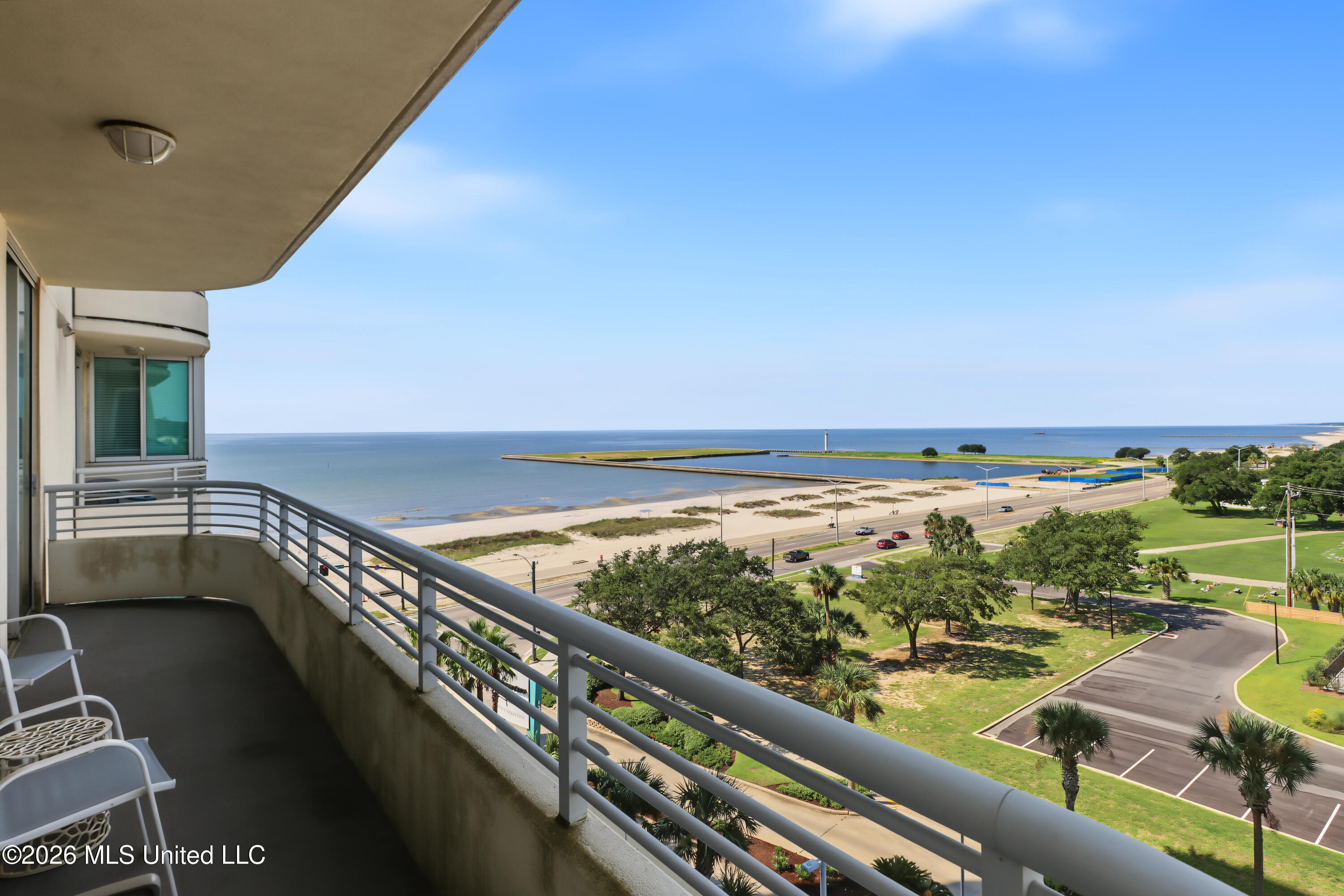 2060 Beach Boulevard Property Photo 10