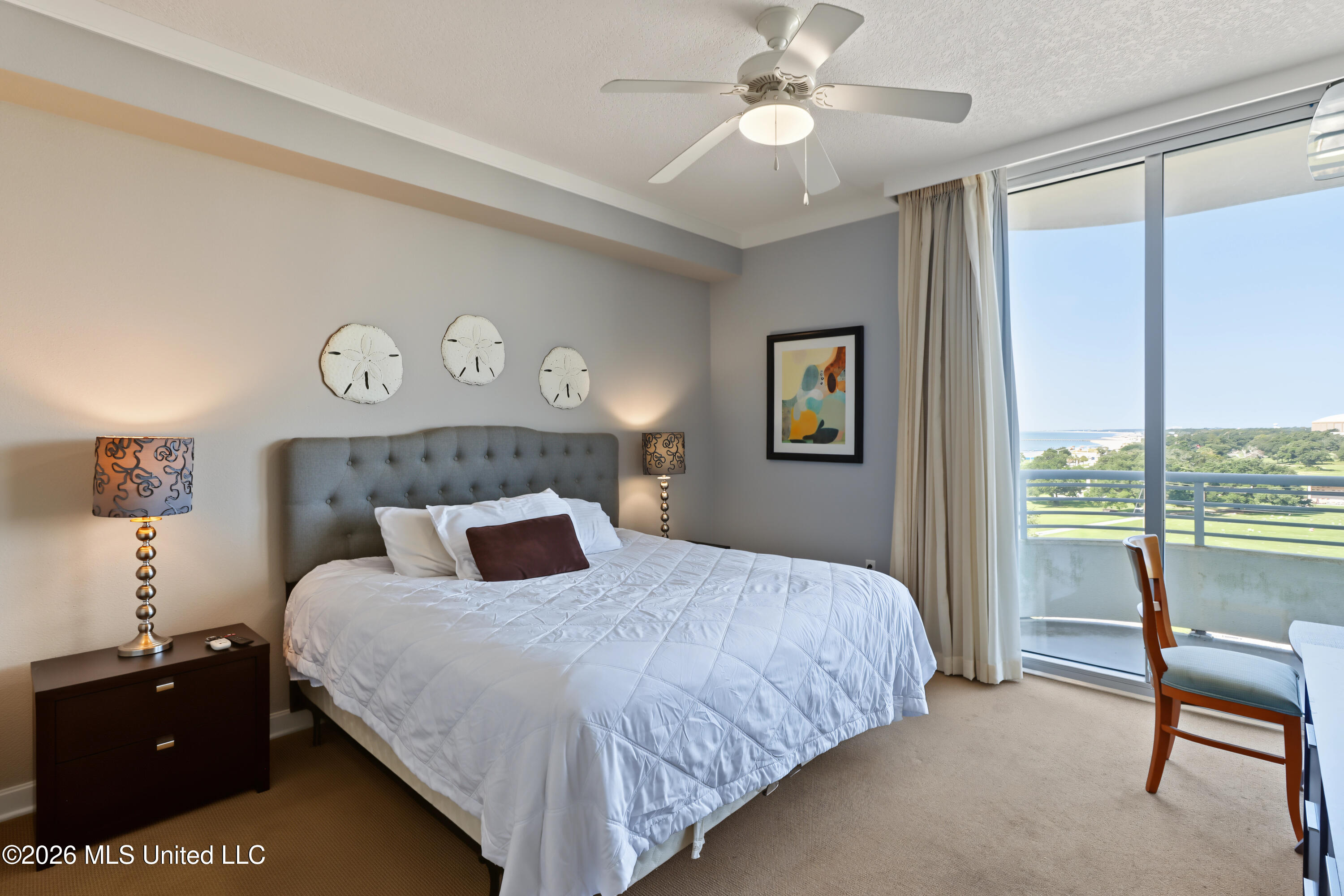 2060 Beach Boulevard Property Photo 11