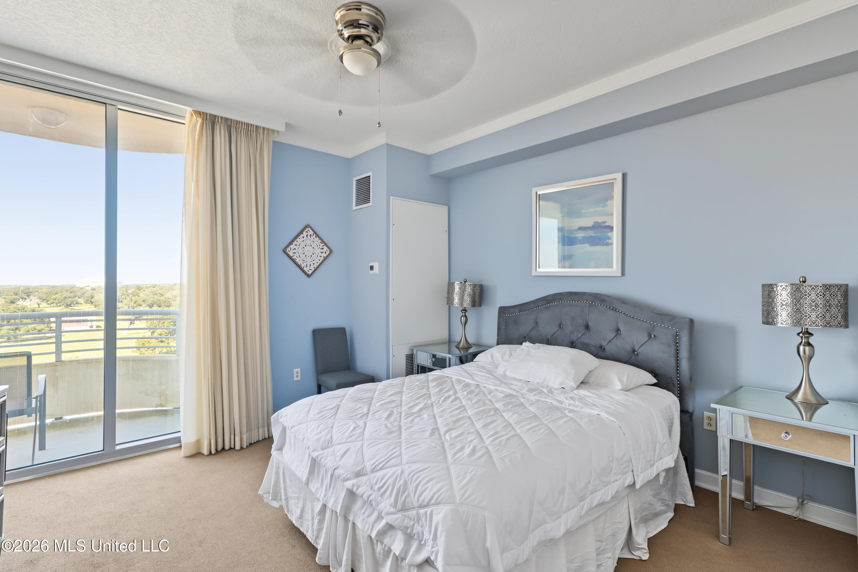 2060 Beach Boulevard Property Photo 15