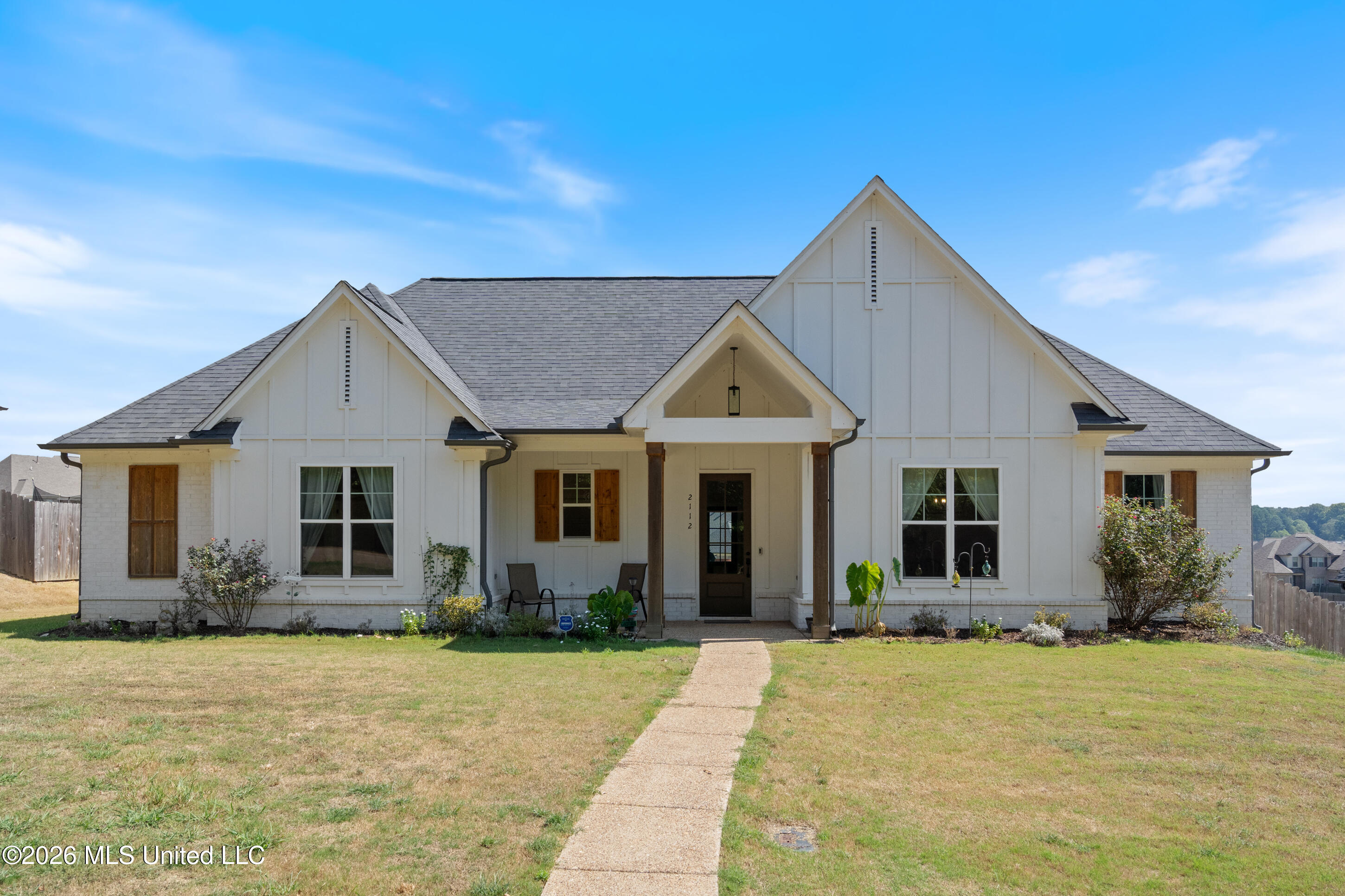 2112 Laughter Road Property Photo 1