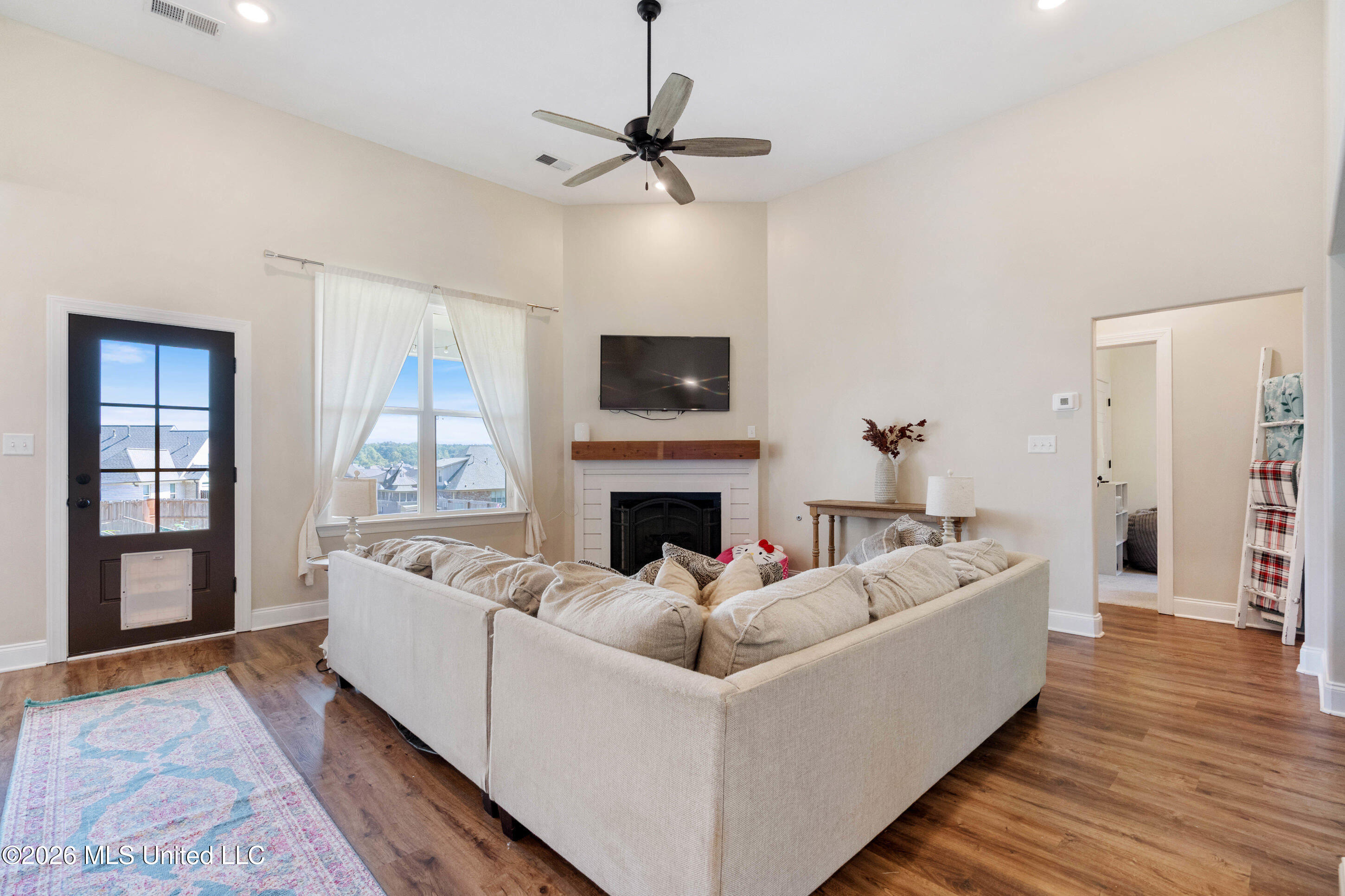 2112 Laughter Road Property Photo 2