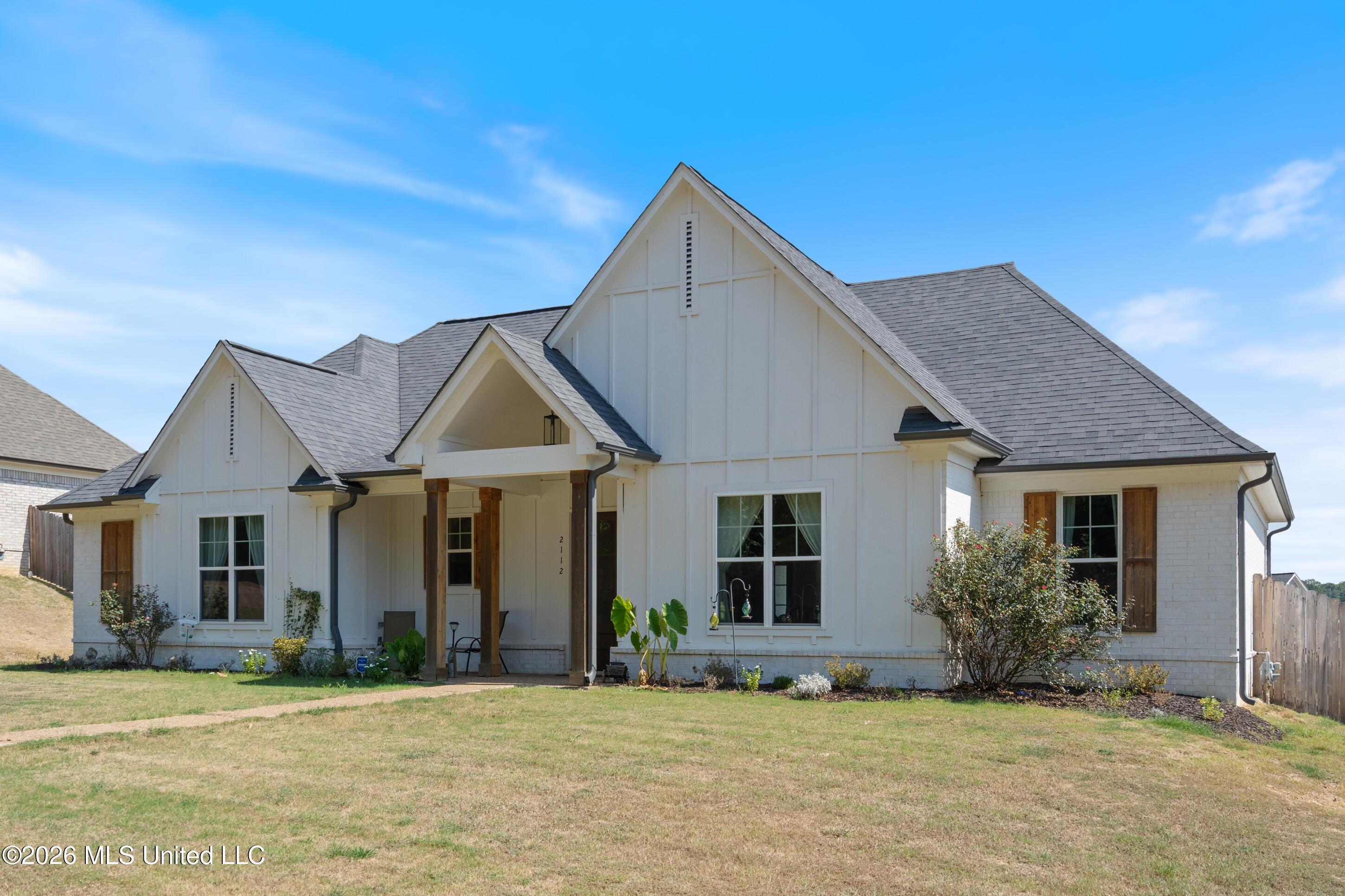 2112 Laughter Road Property Photo 6