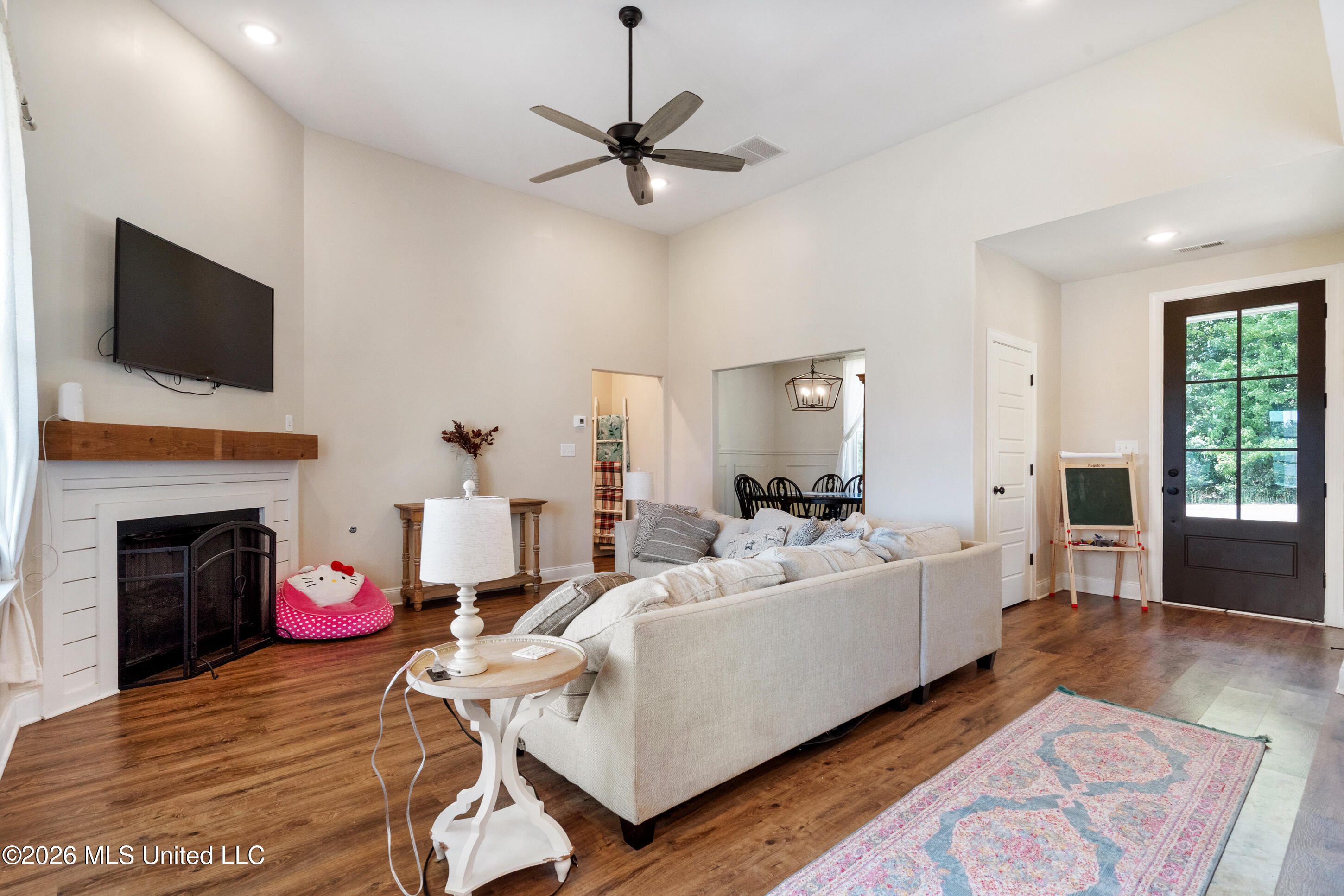 2112 Laughter Road Property Photo 8