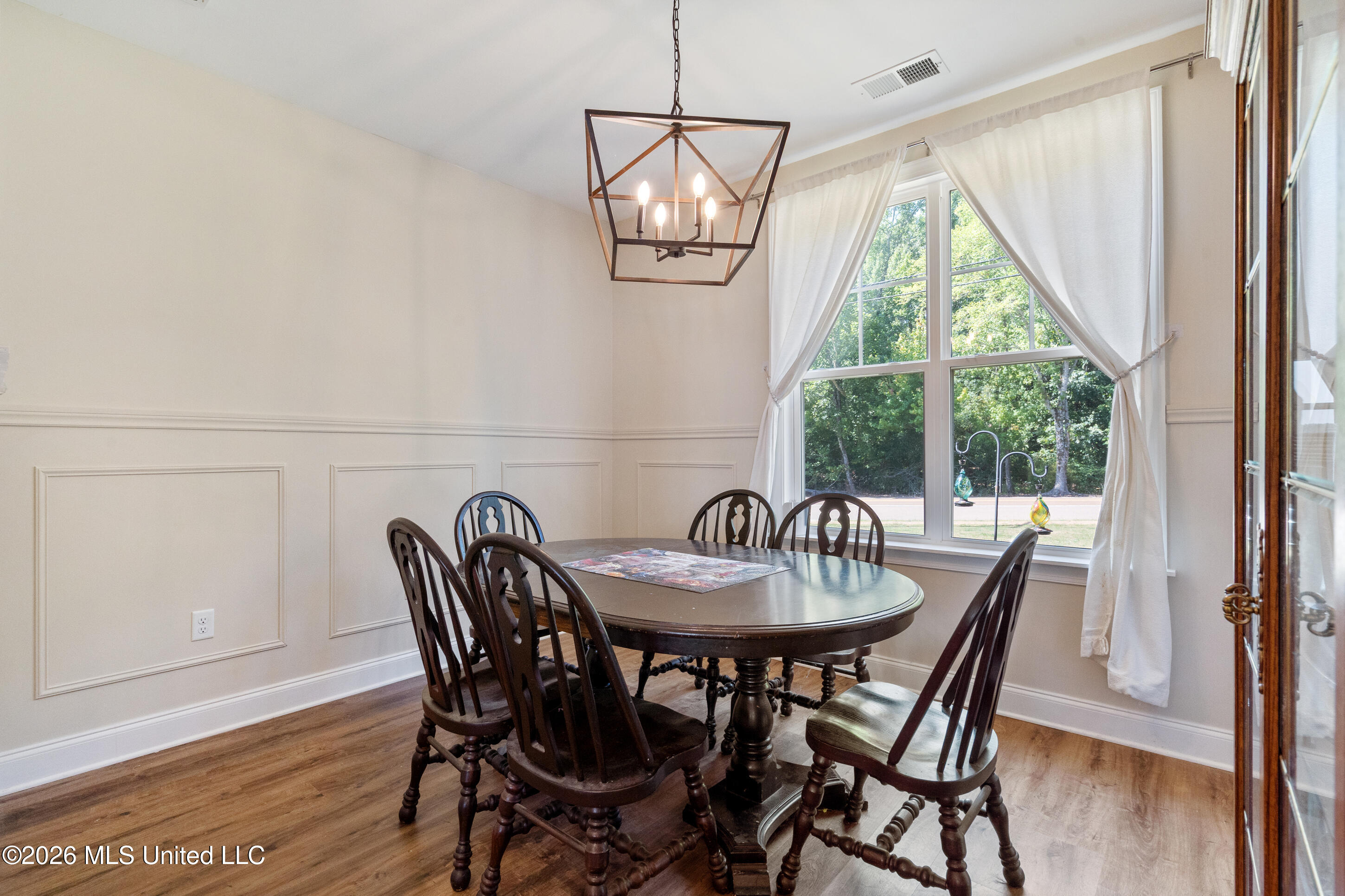 2112 Laughter Road Property Photo 10