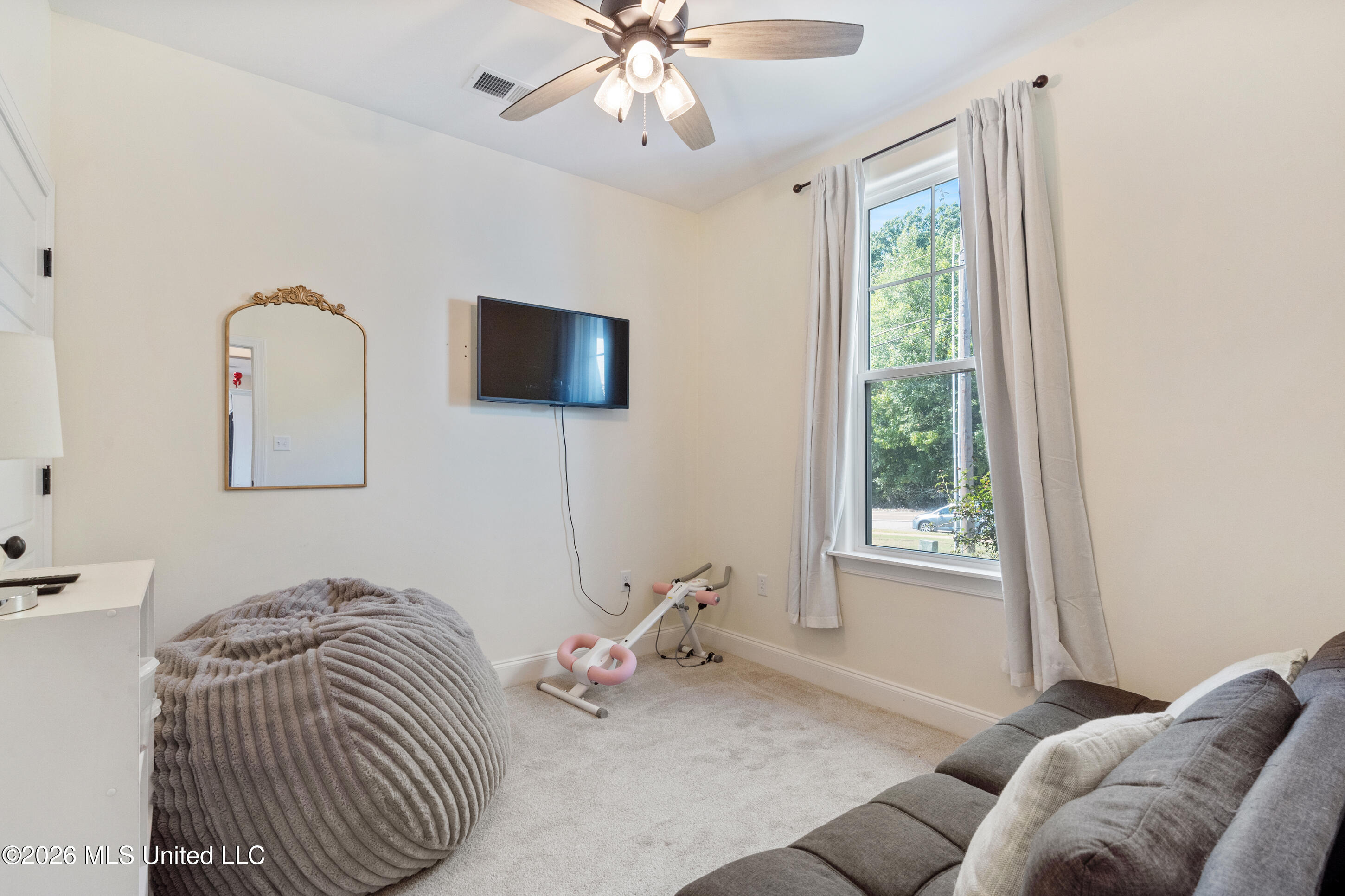 2112 Laughter Road Property Photo 11