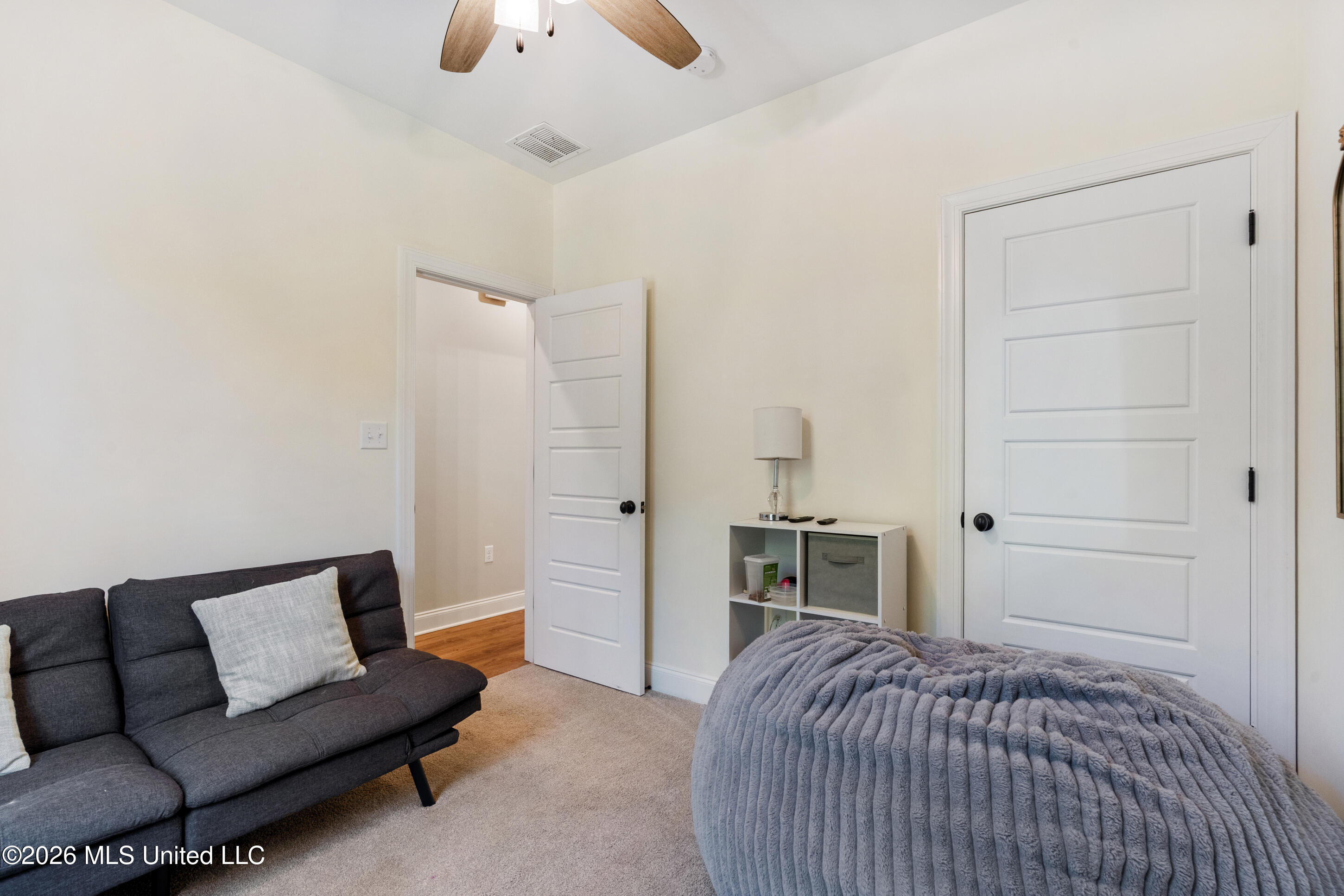 2112 Laughter Road Property Photo 12