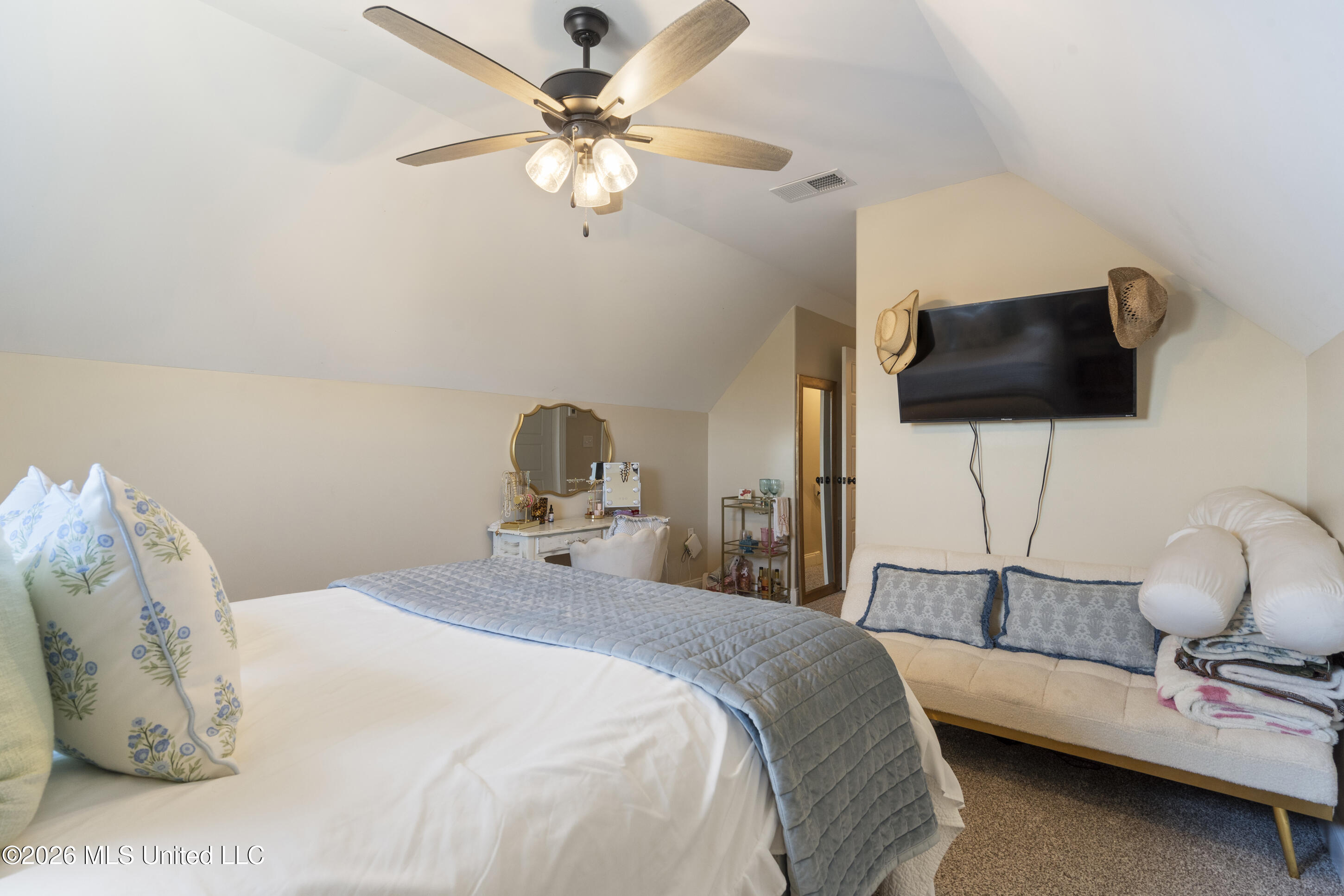 2112 Laughter Road Property Photo 24