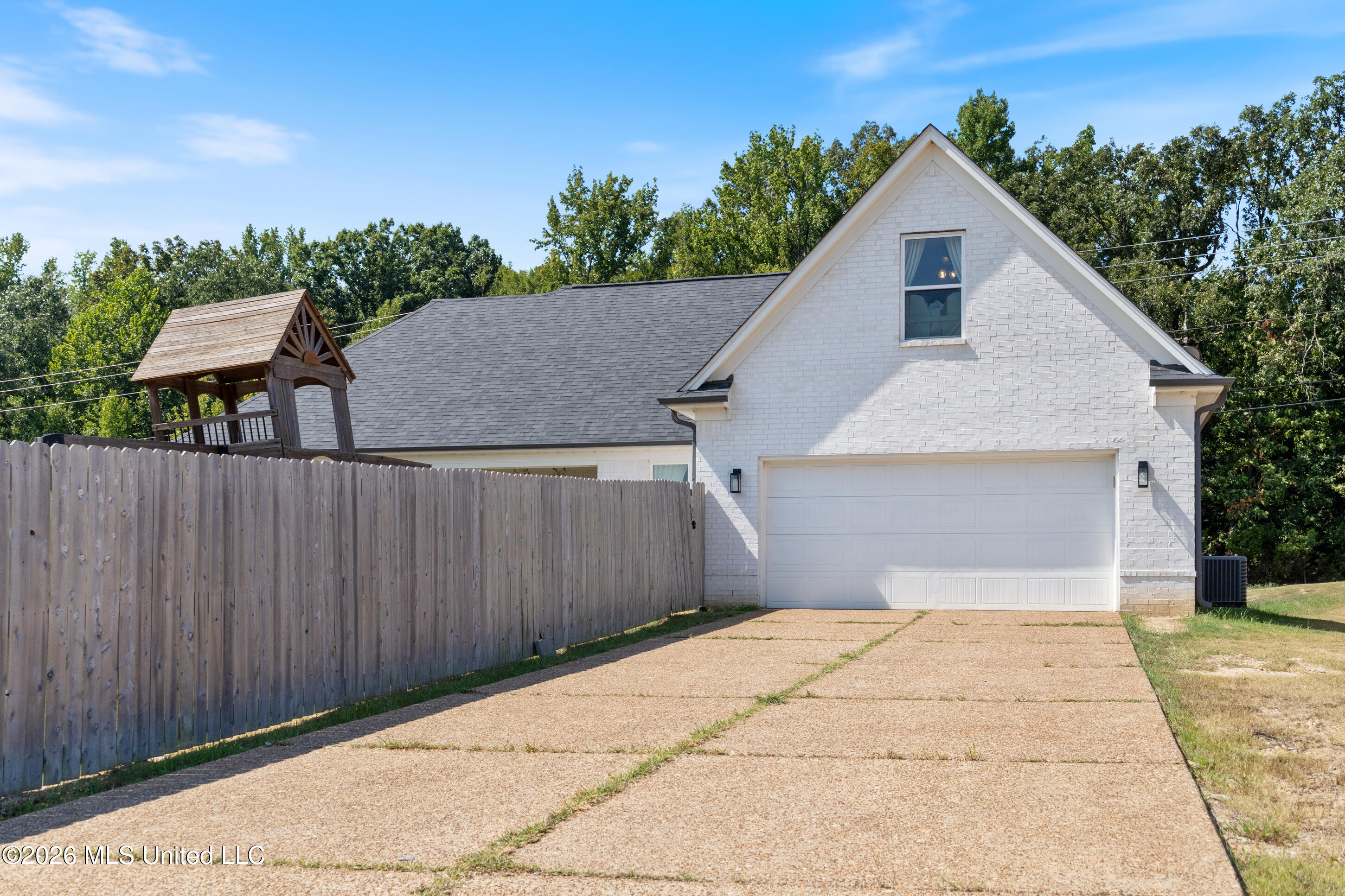 2112 Laughter Road Property Photo 25