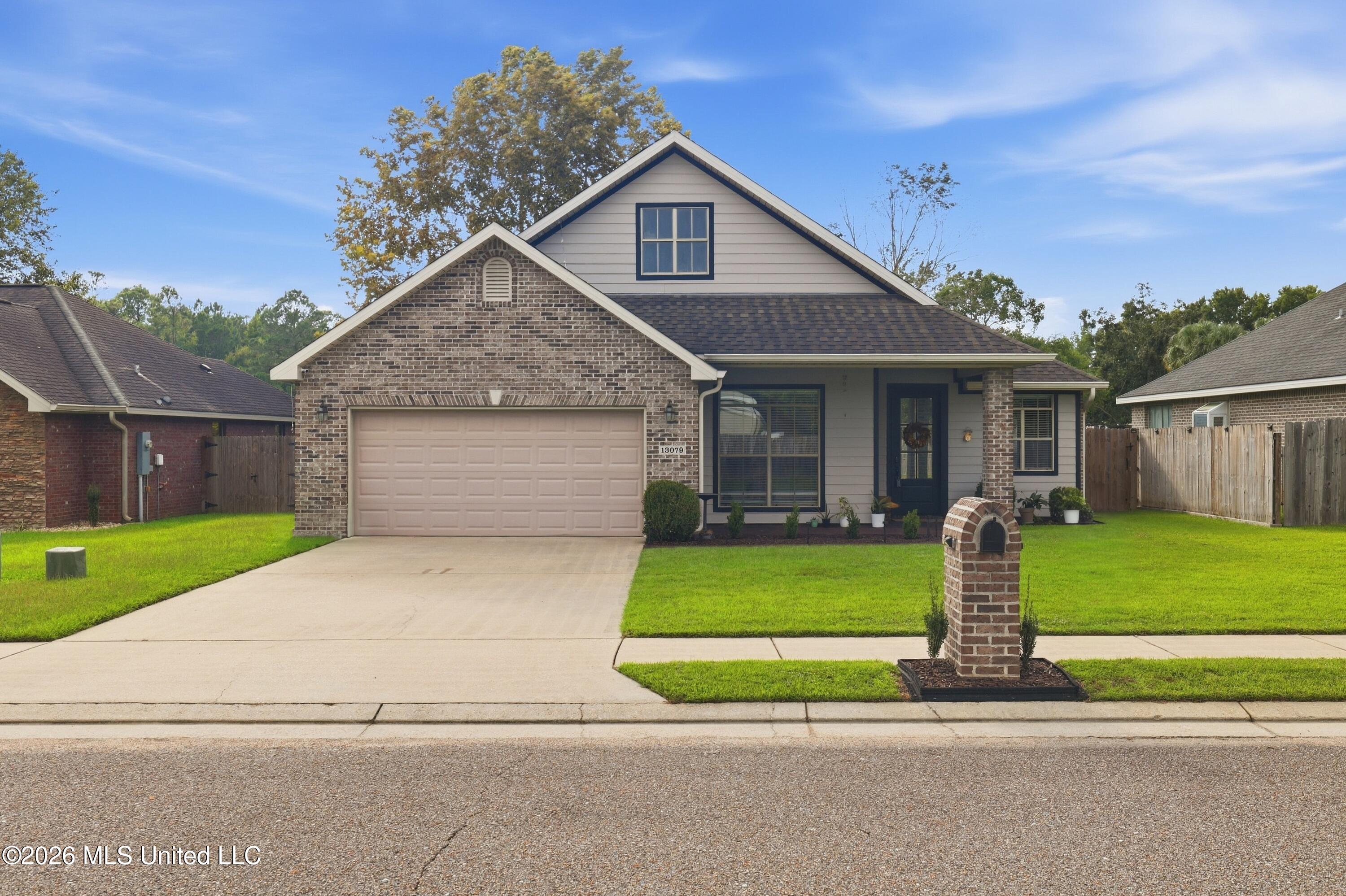 13079 Oakberry Lane Property Photo 2