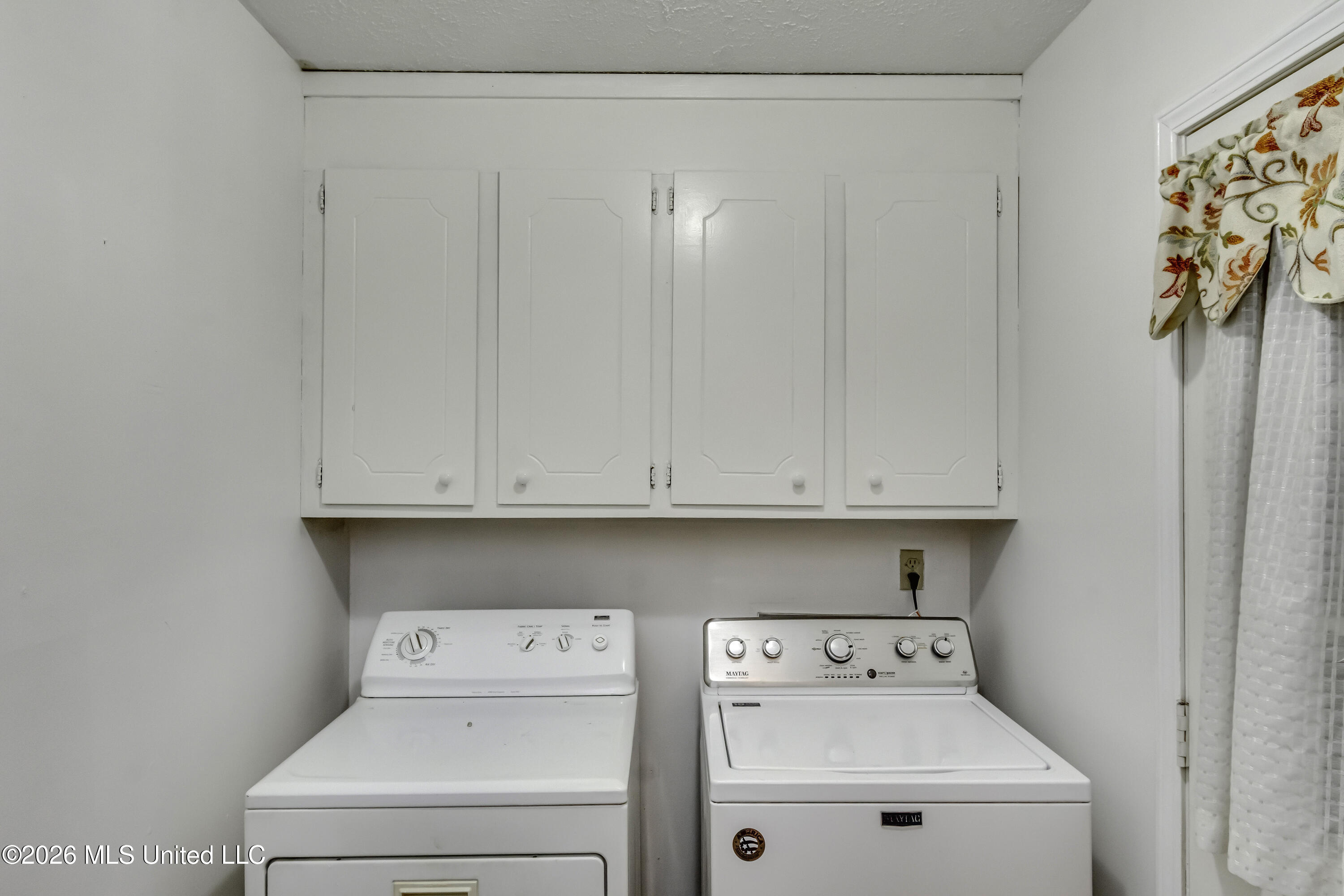 405 Deborah Circle Property Photo 7