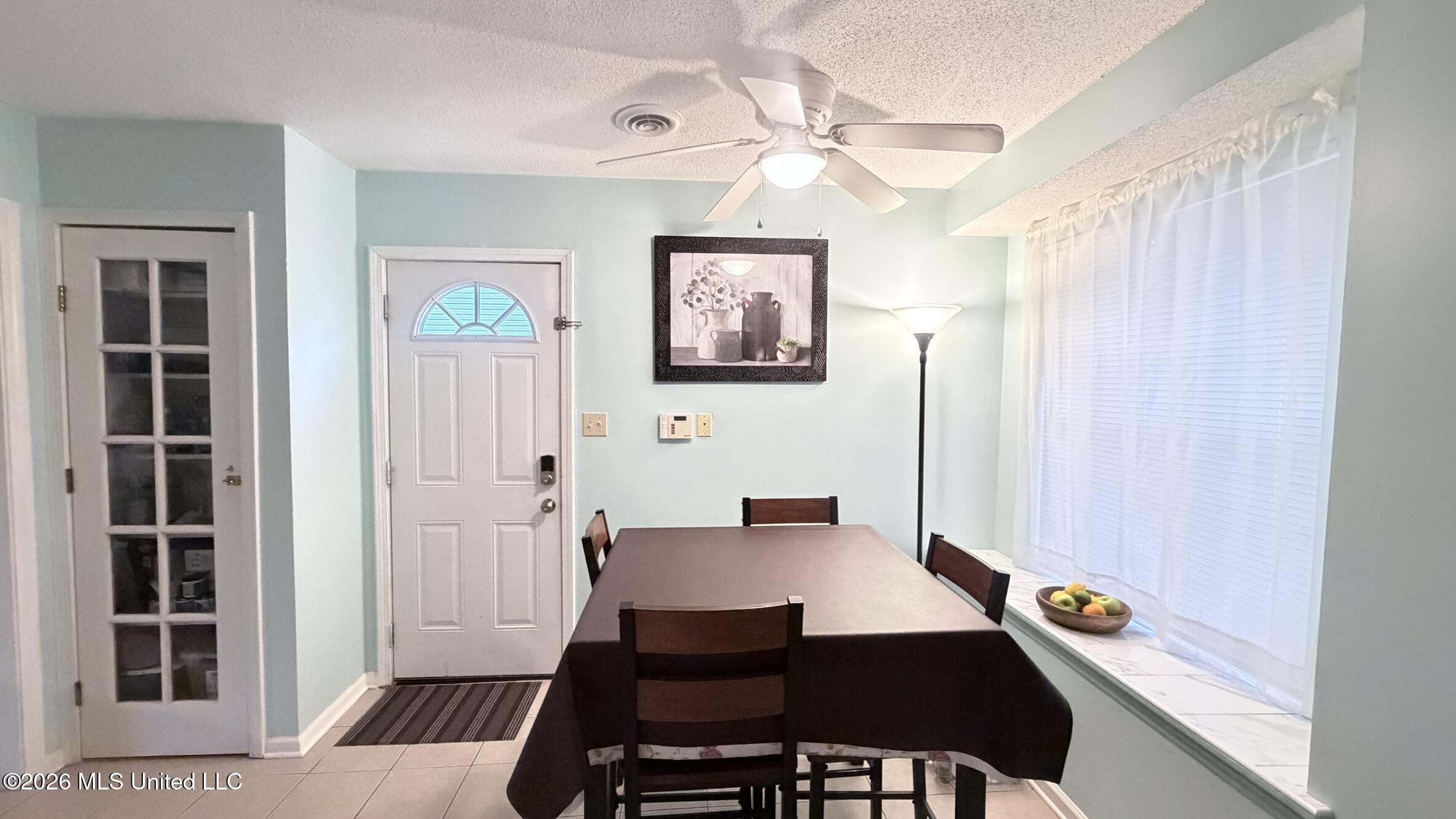 1880 Custer Drive Property Photo 7