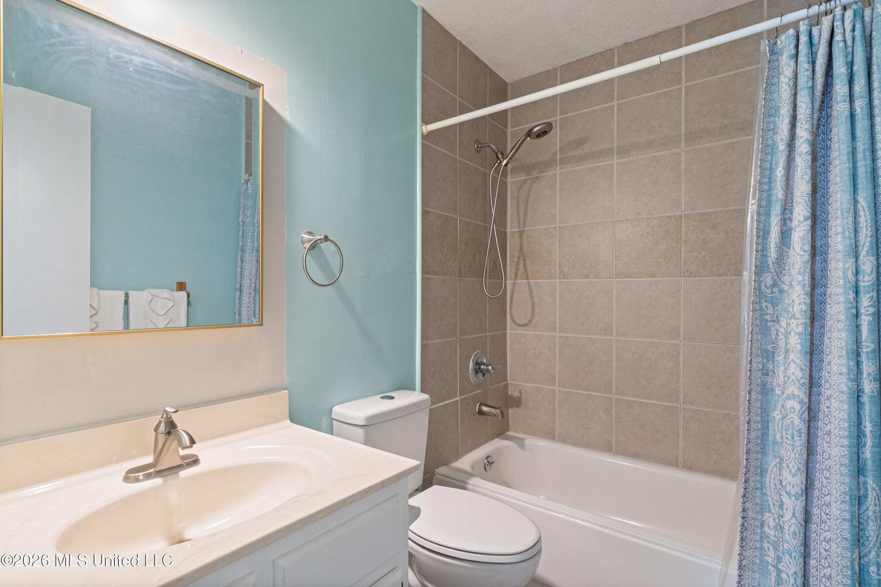 1880 Custer Drive Property Photo 10