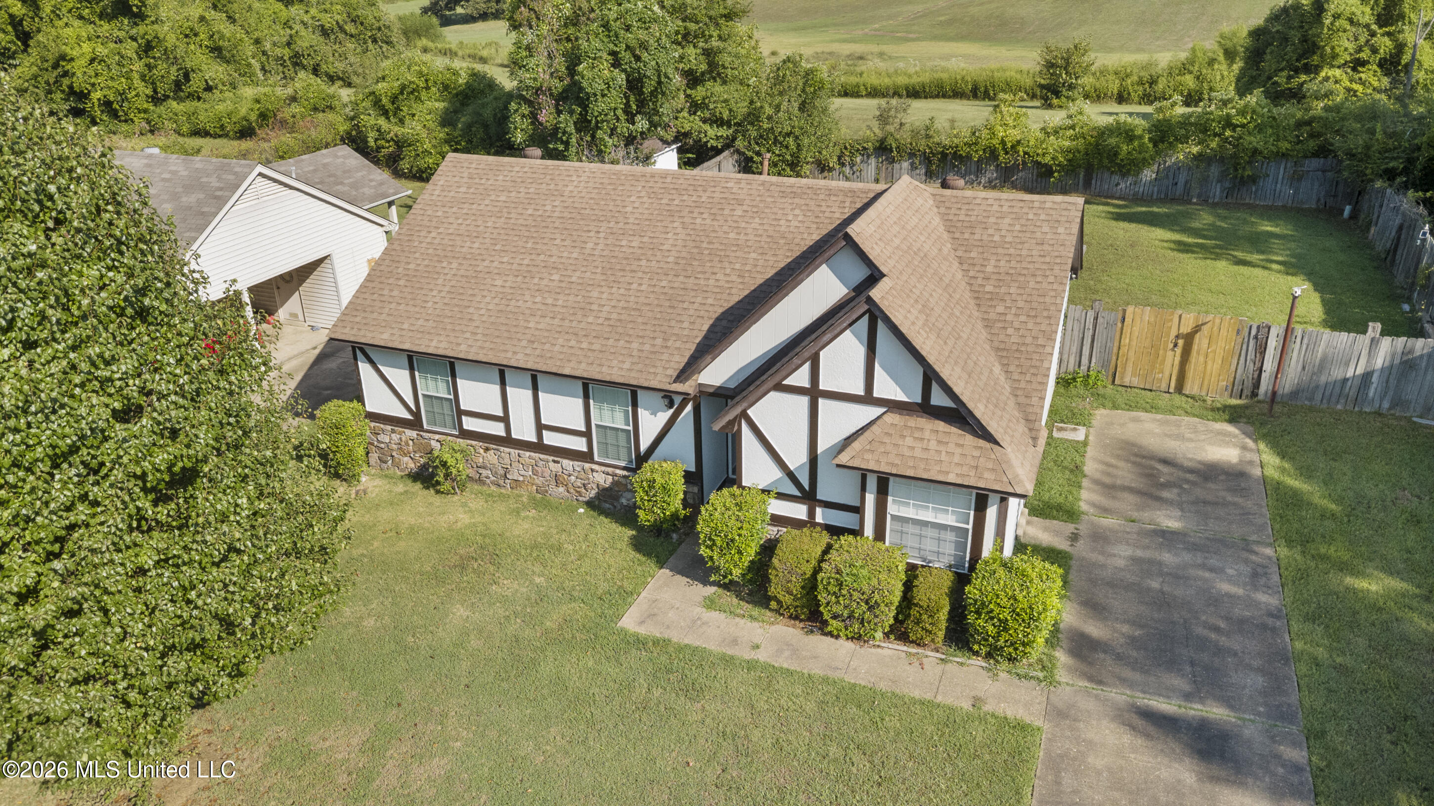 1880 Custer Drive Property Photo 23