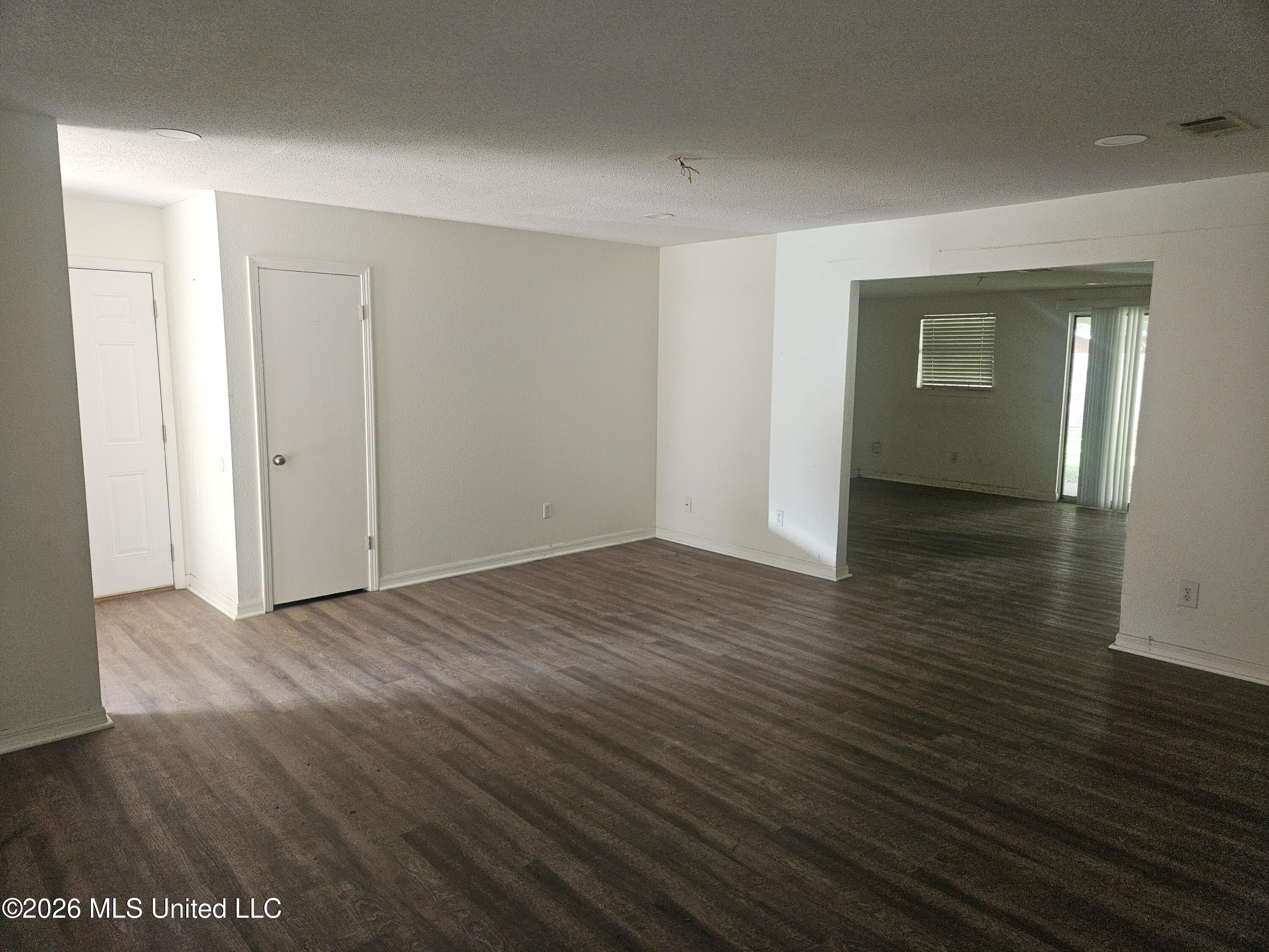 1309 Parktown Drive Property Photo 3