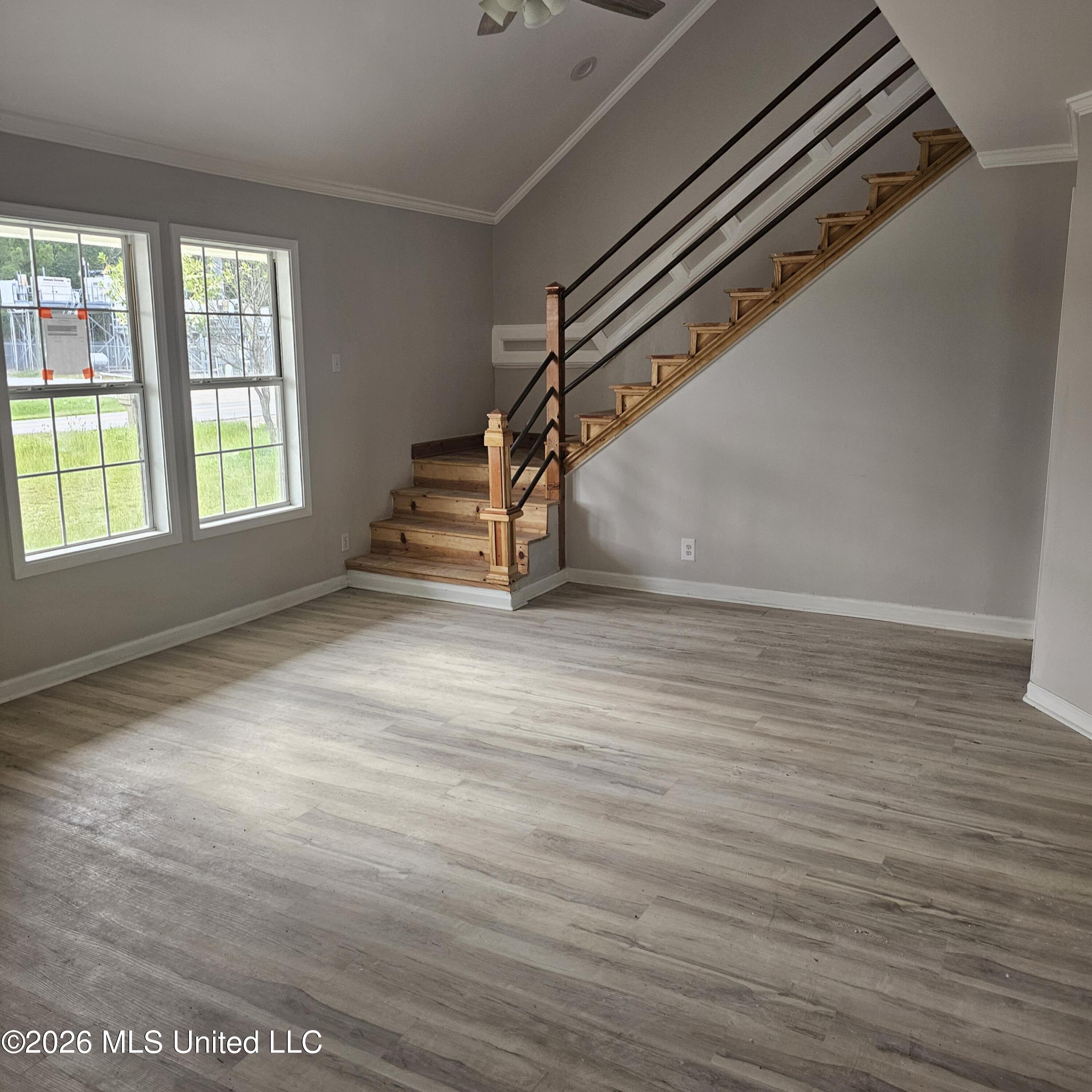 2512 Beachview Drive Property Photo 2