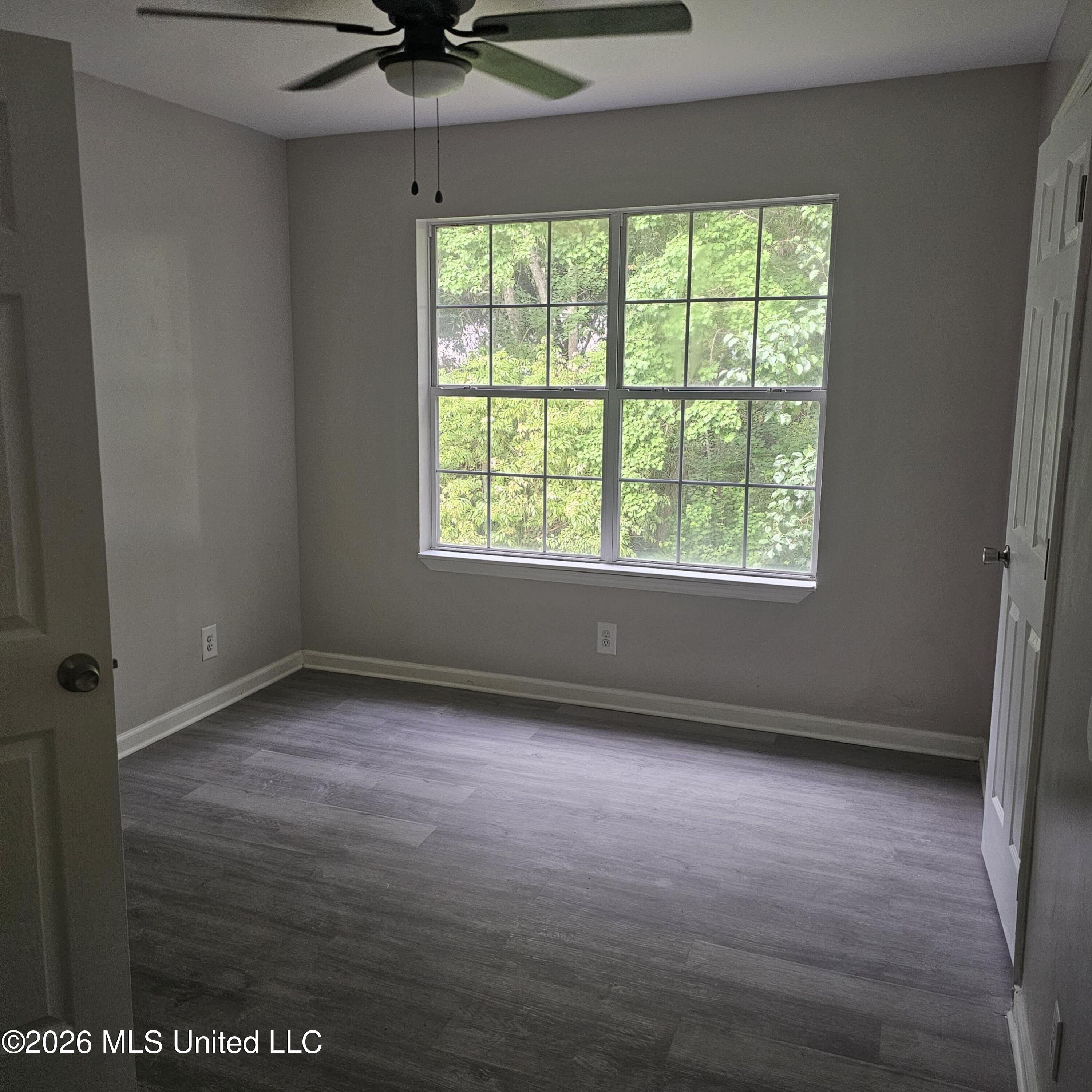 2512 Beachview Drive Property Photo 8