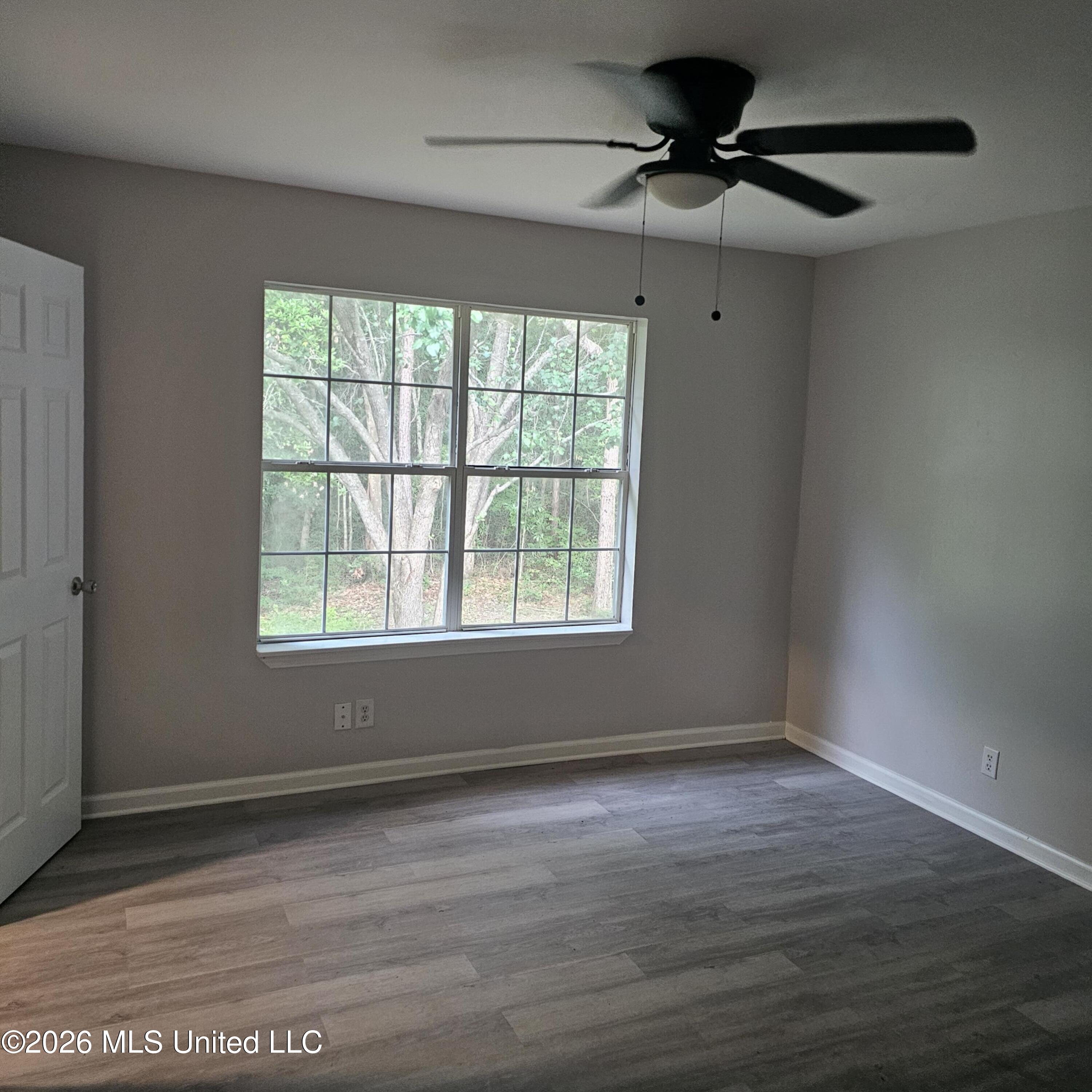 2512 Beachview Drive Property Photo 11