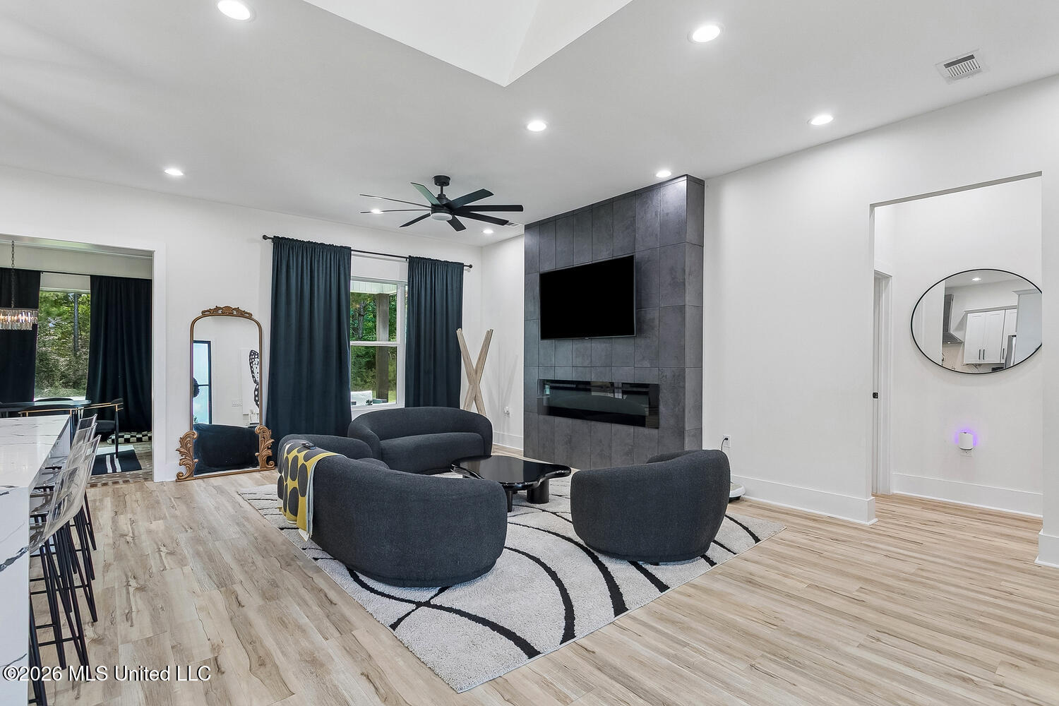 617 Deason Drive Property Photo 3