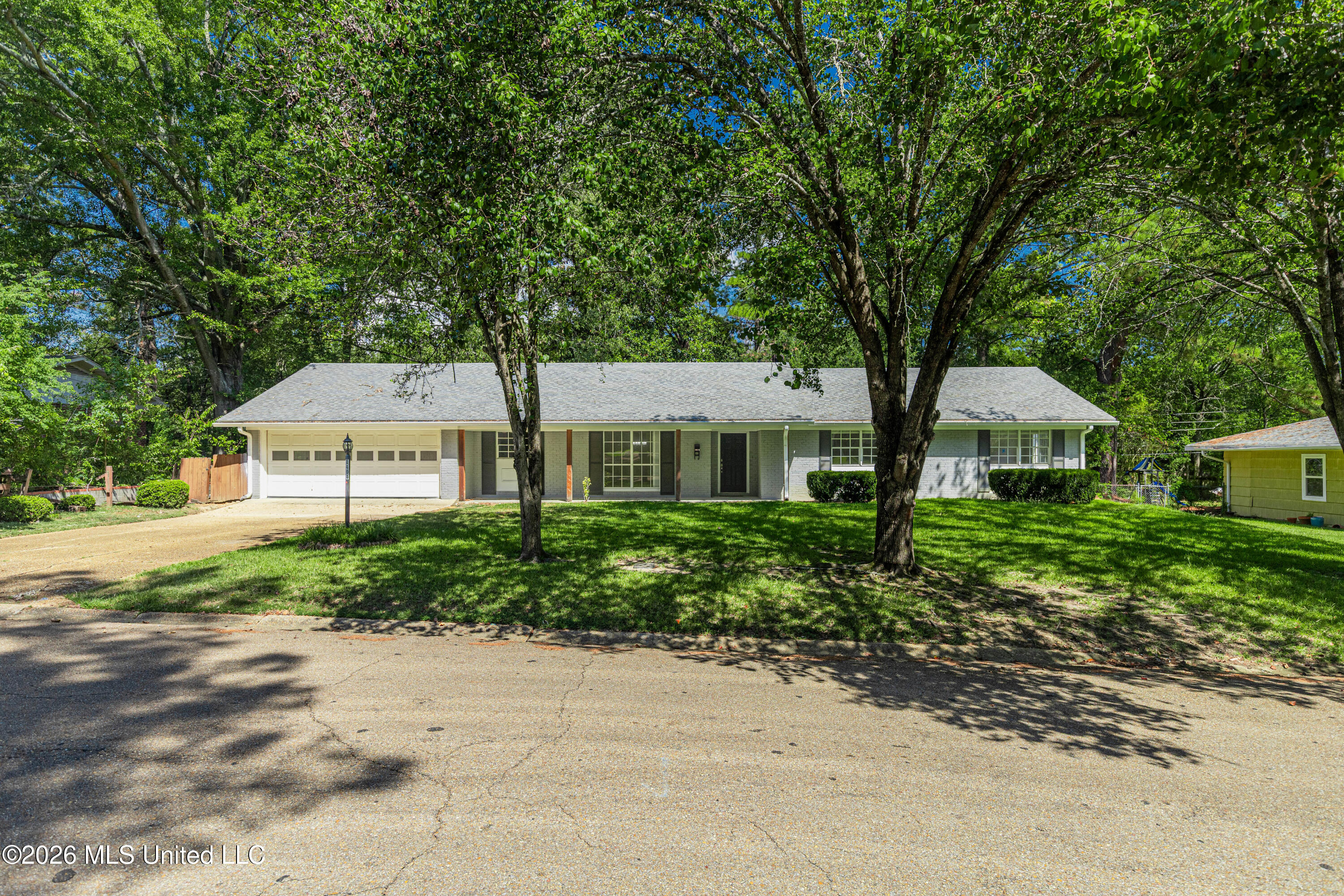 1404 Kimwood Drive Property Photo 1