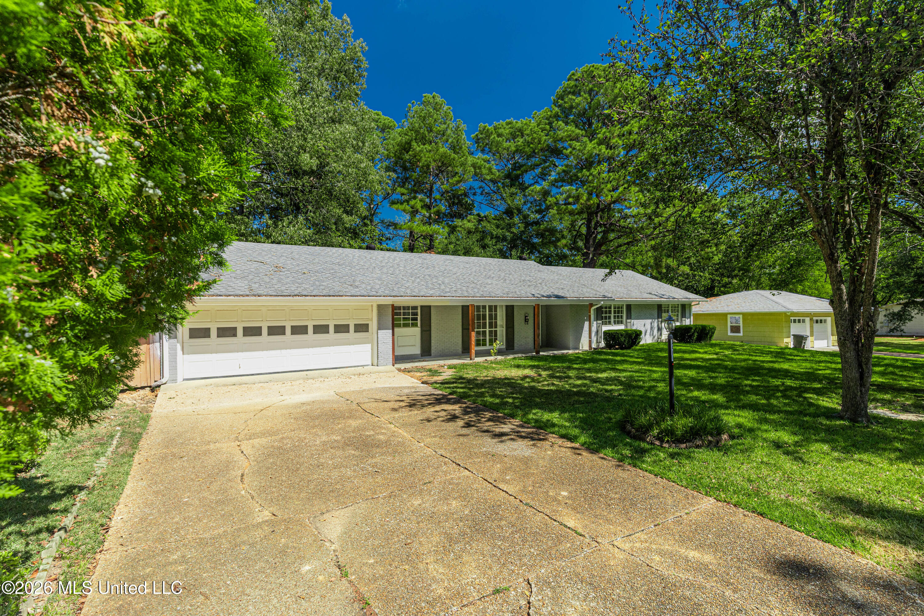 1404 Kimwood Drive Property Photo 3