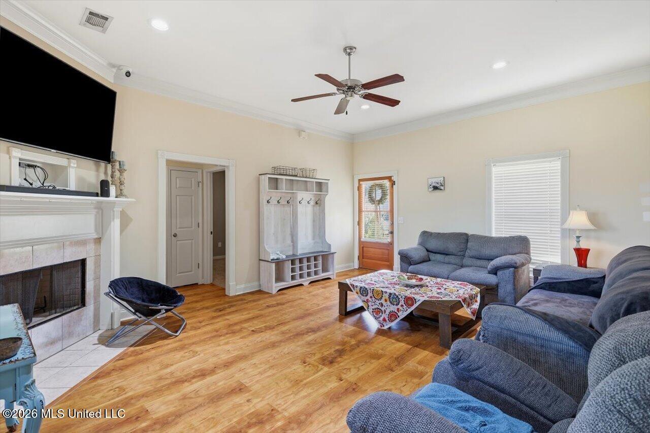 105 Cherry Bark Way Property Photo 6