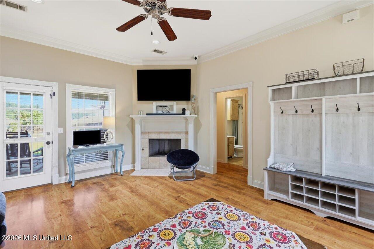 105 Cherry Bark Way Property Photo 8