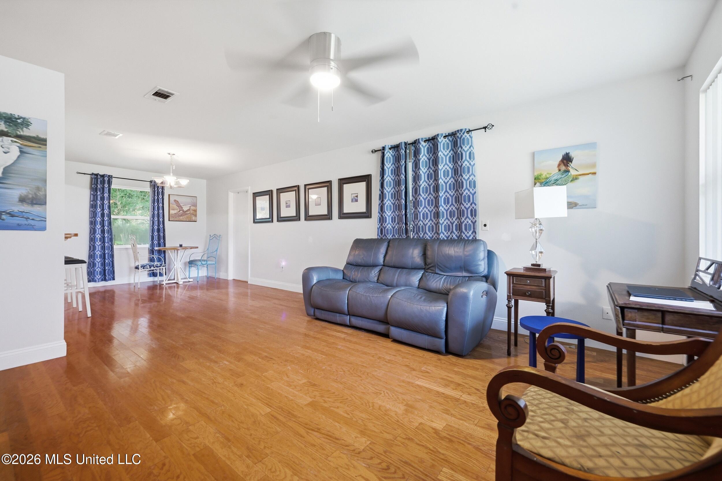 2331 Middlecoff Drive Property Photo 3