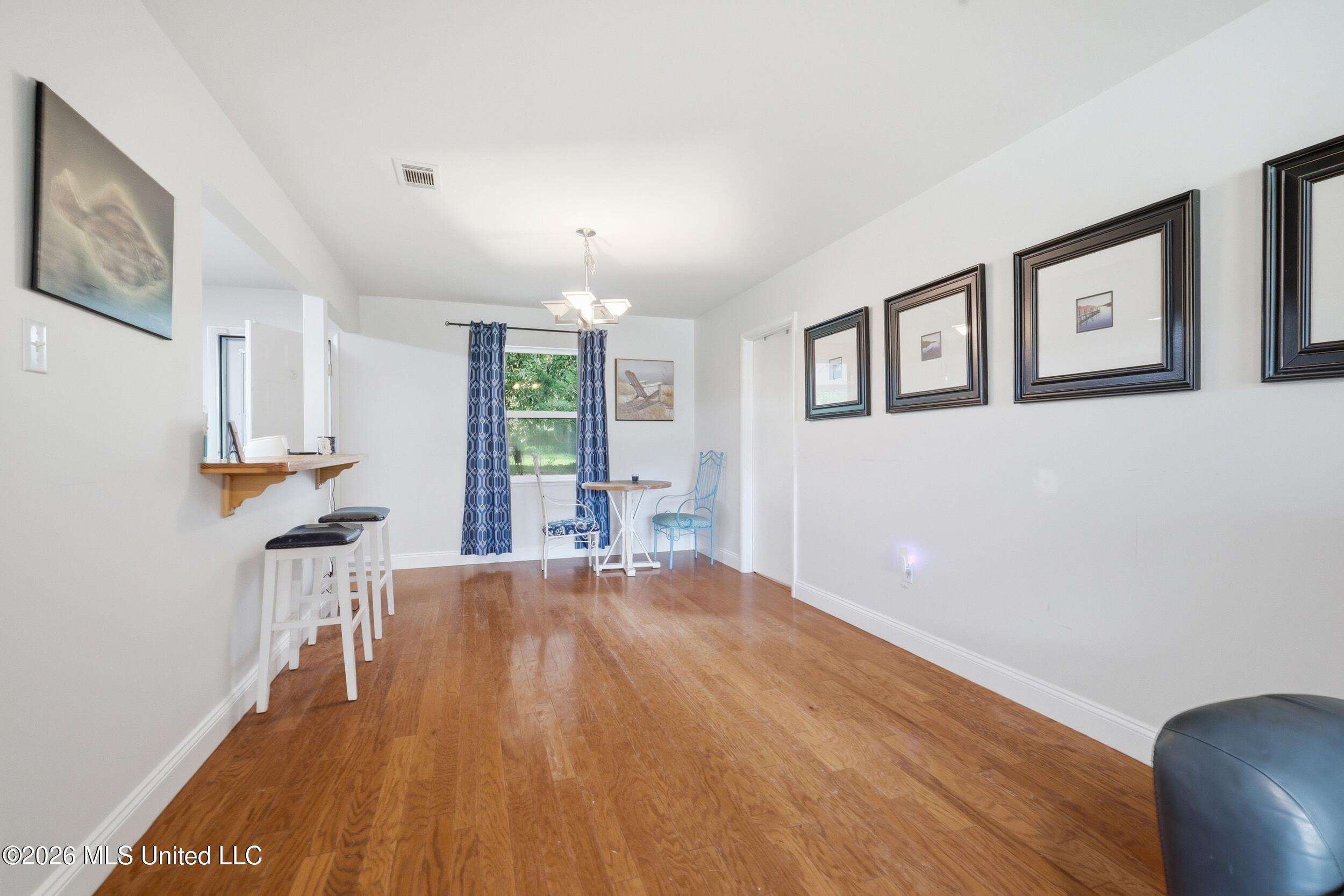 2331 Middlecoff Drive Property Photo 4