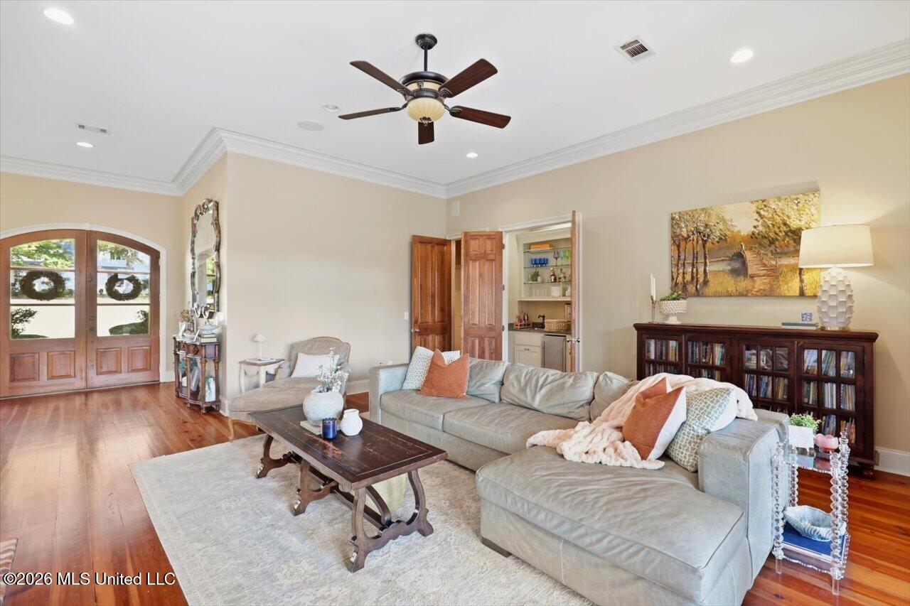 110 Lake Ridge Drive Property Photo 11
