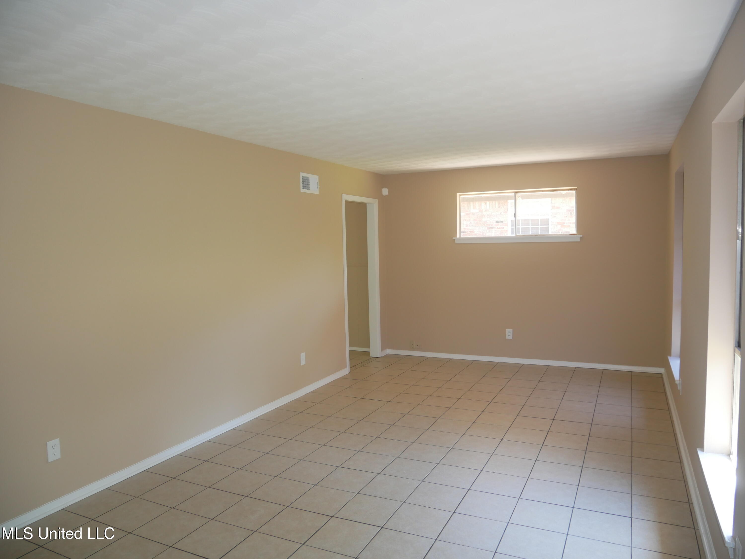 1416 Vicksburg Drive Property Photo 8